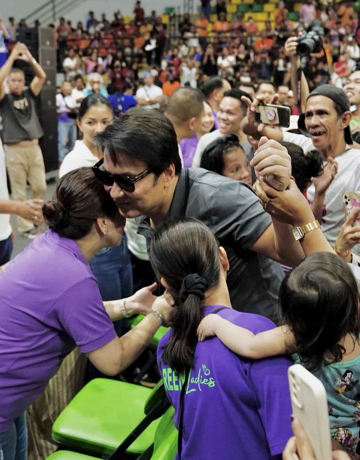 REVILLA BINALIKANG MULI ANG  MGA KABABAYAN SA DASMA