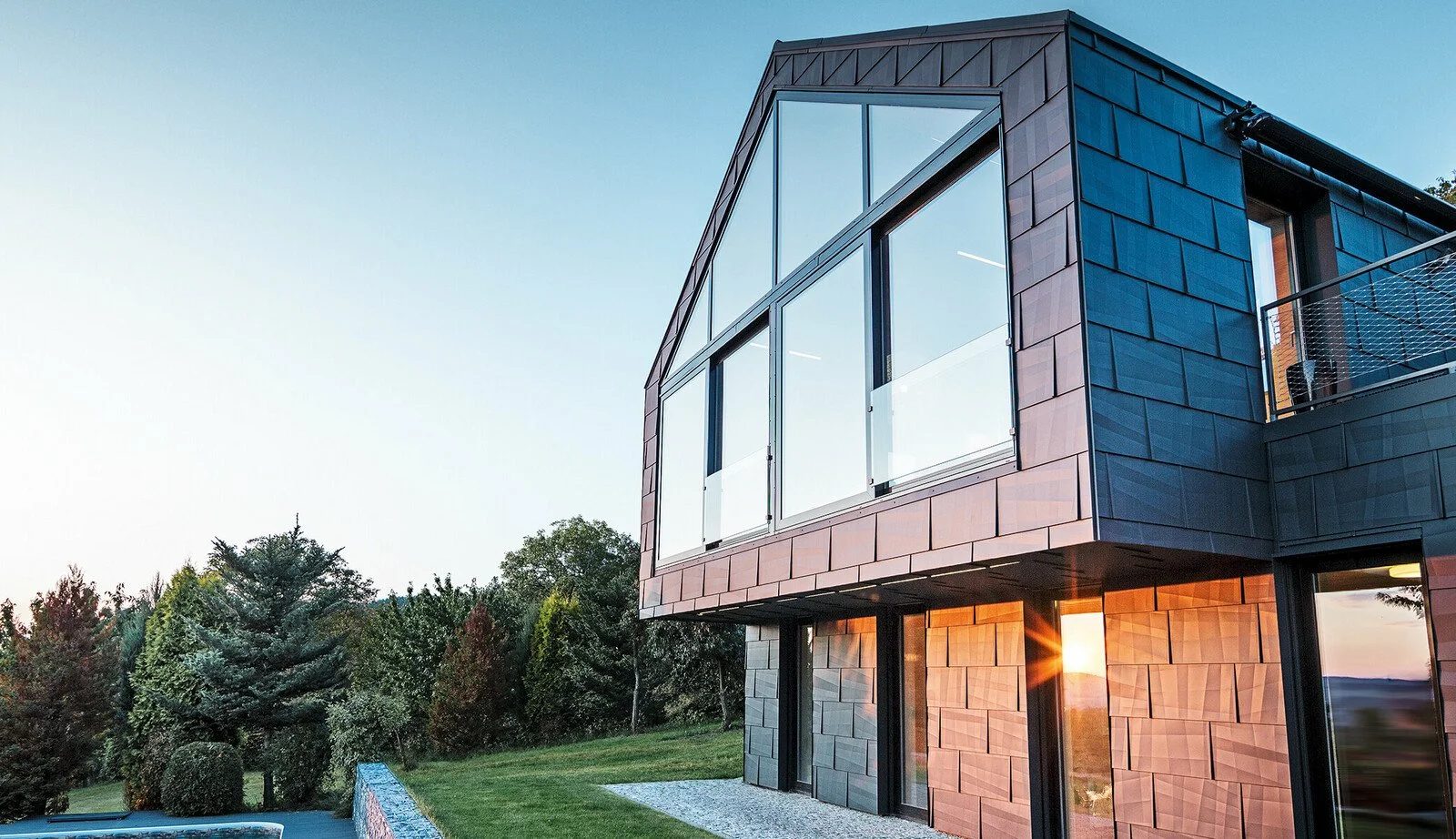 csm_PREFA-moderner-Neubau-Haus-FX12-Sonnenuntergang-Schattenspiel-Fassade_01b258dc28.jpg