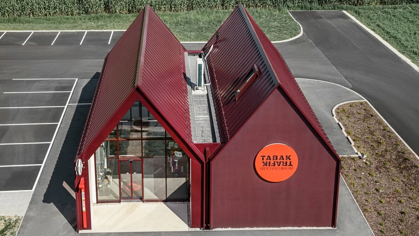 csm_PREFA-moderne-Trafik-StValentin-prefalz-fassade-dach02_4cd93e1bca.jpg