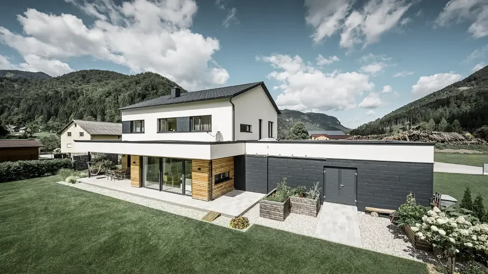 csm_PREFA-Einfamilienhaus-Hohenberg-Dachplatte-SidingX-anthrazit_e956df8198.webp