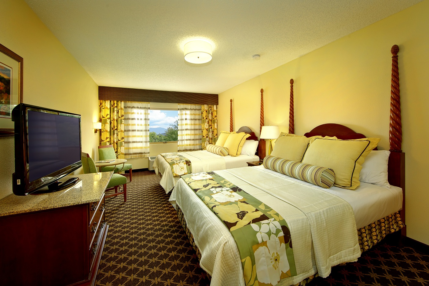 Shular Inn - Double Queens - Flat Screen - View - Small.jpg
