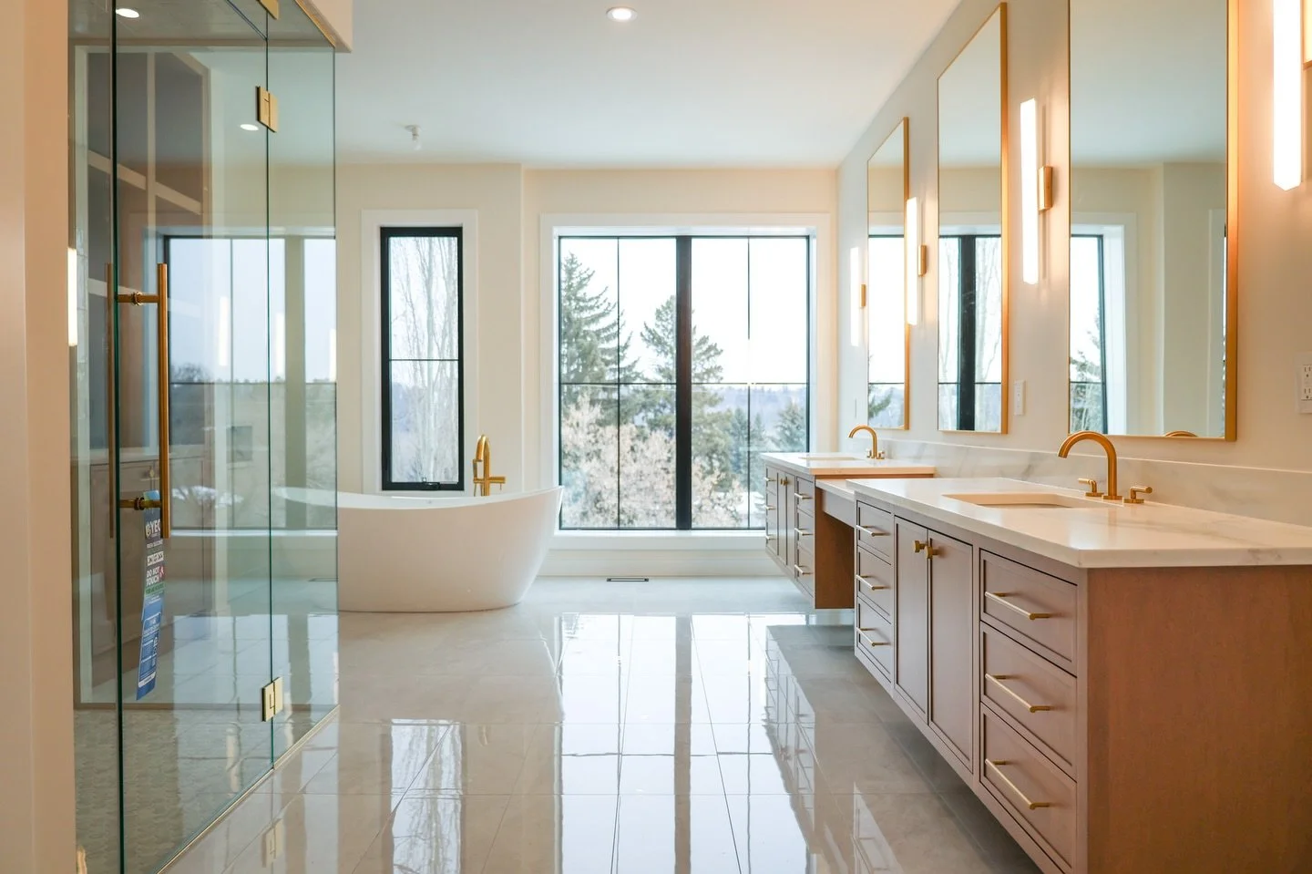 No templates, no trends.
This serene space was shaped by the homeowners&rsquo; vision, the designers expertise and Alves&rsquo; precision craftsmanship.