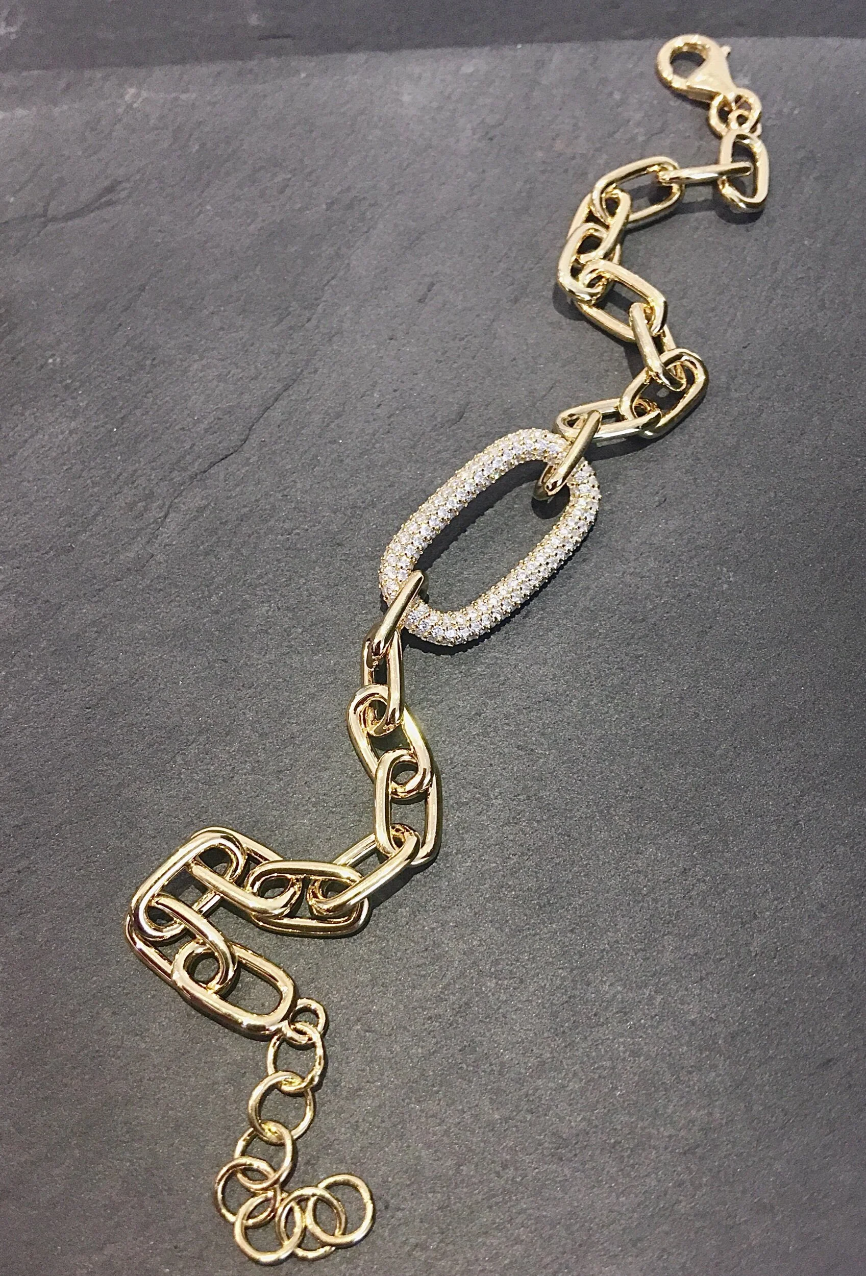 7005631A-61F7-4540-86CC-4A419CCFCC8C