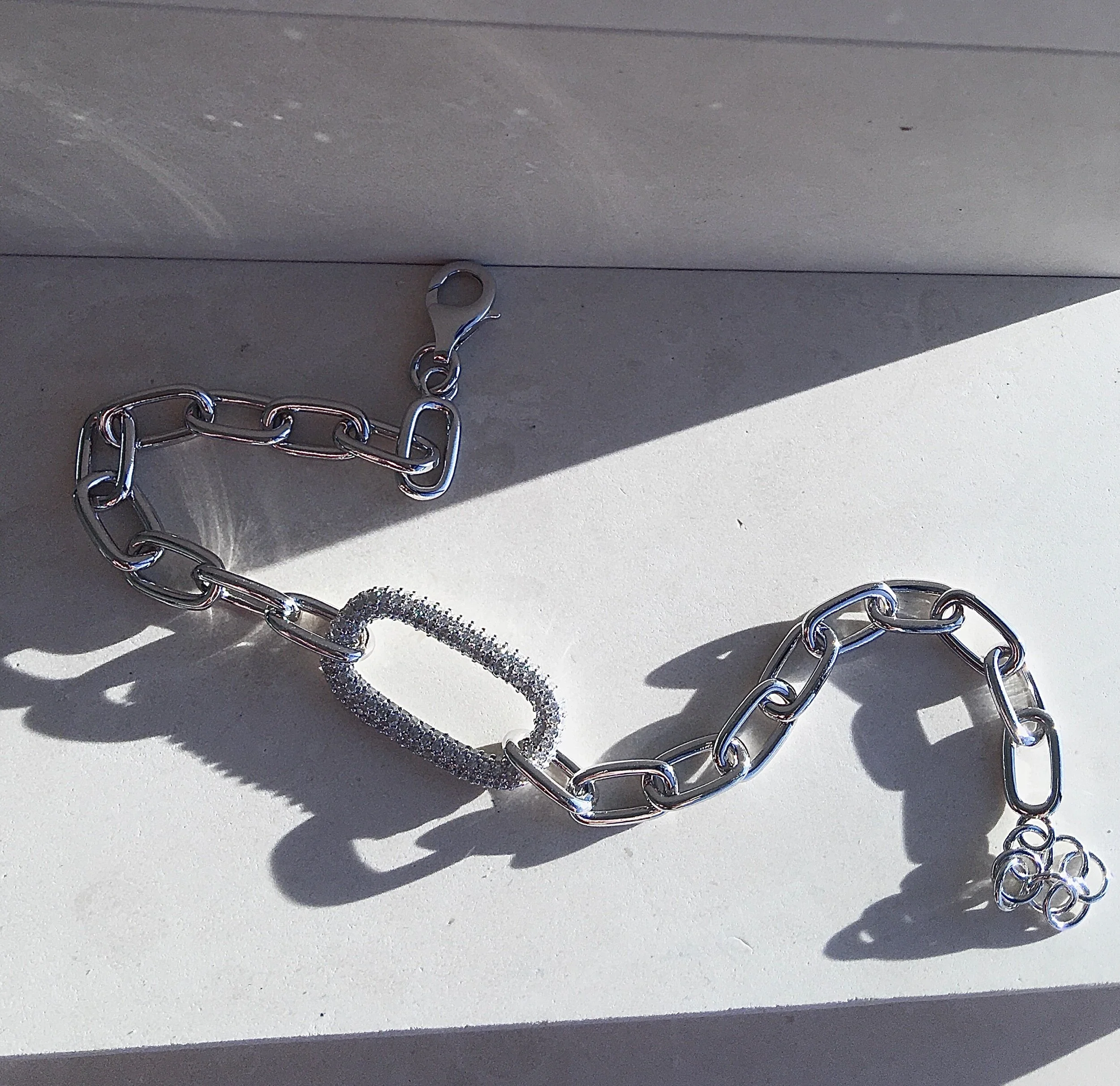 7397F570-96F2-4C54-8BBC-62DB4BA1F22C