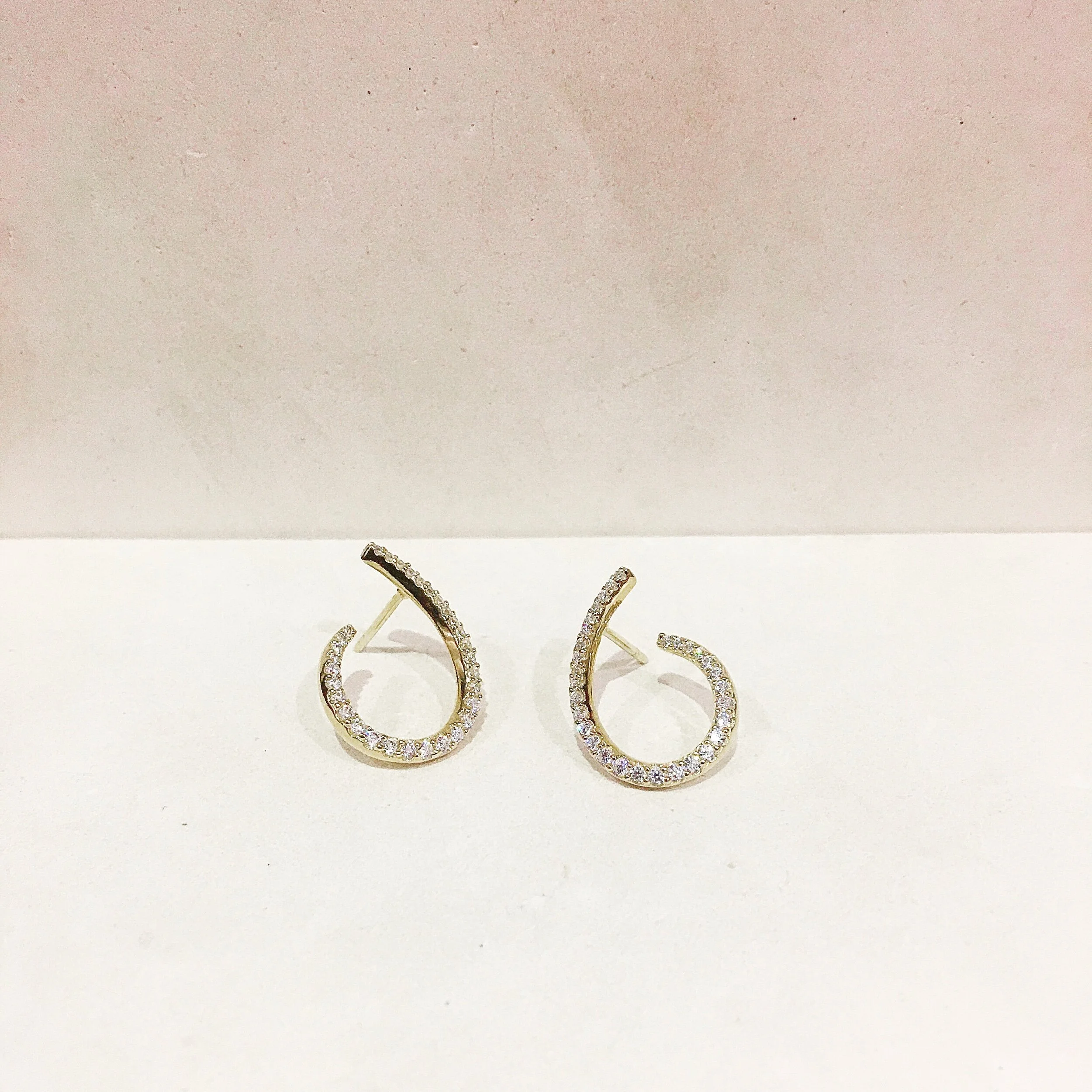 DA733CB5-33C8-4A04-8521-BD2D533D3EBB