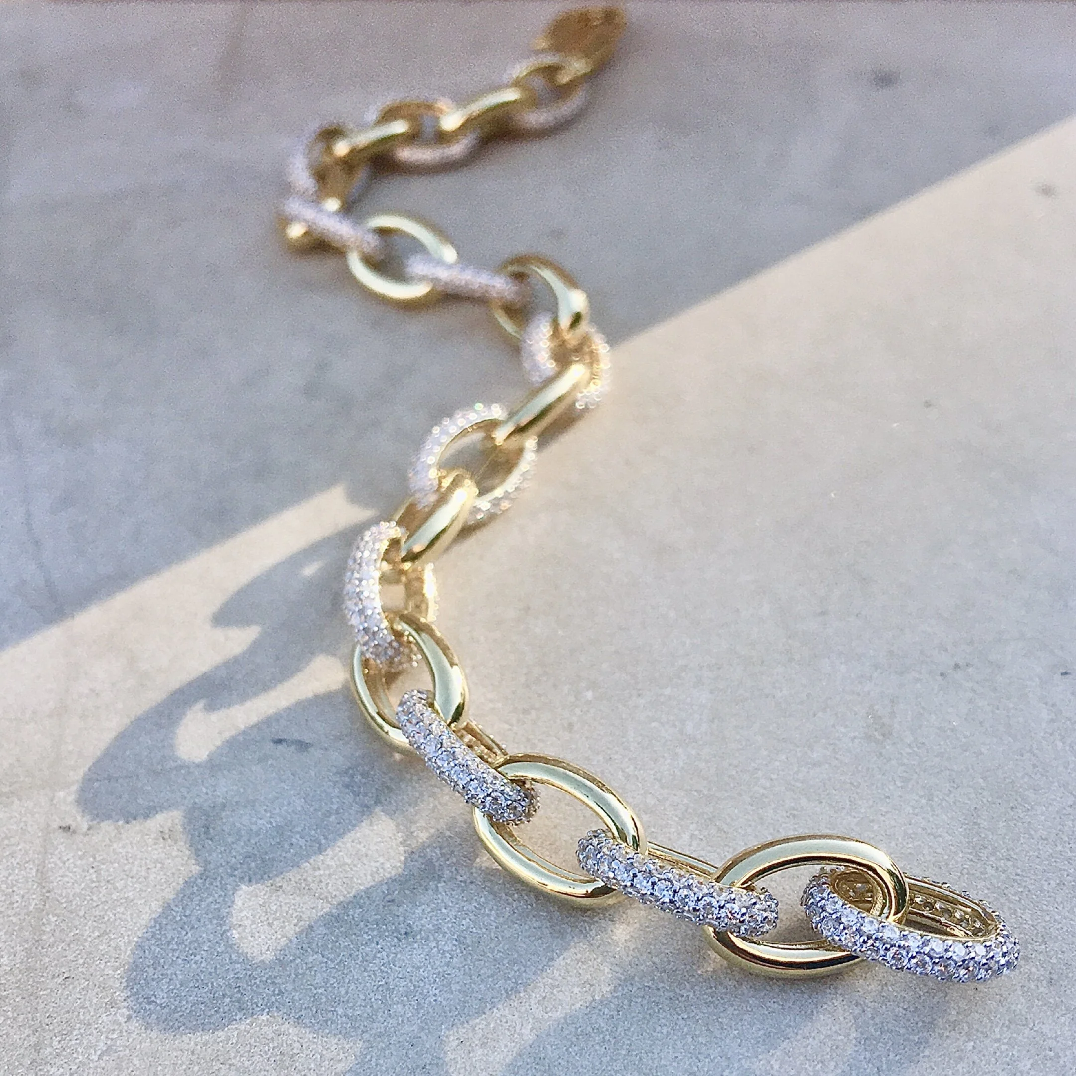 AAC707F8-3C4A-4164-A6CF-2B86A0698F05