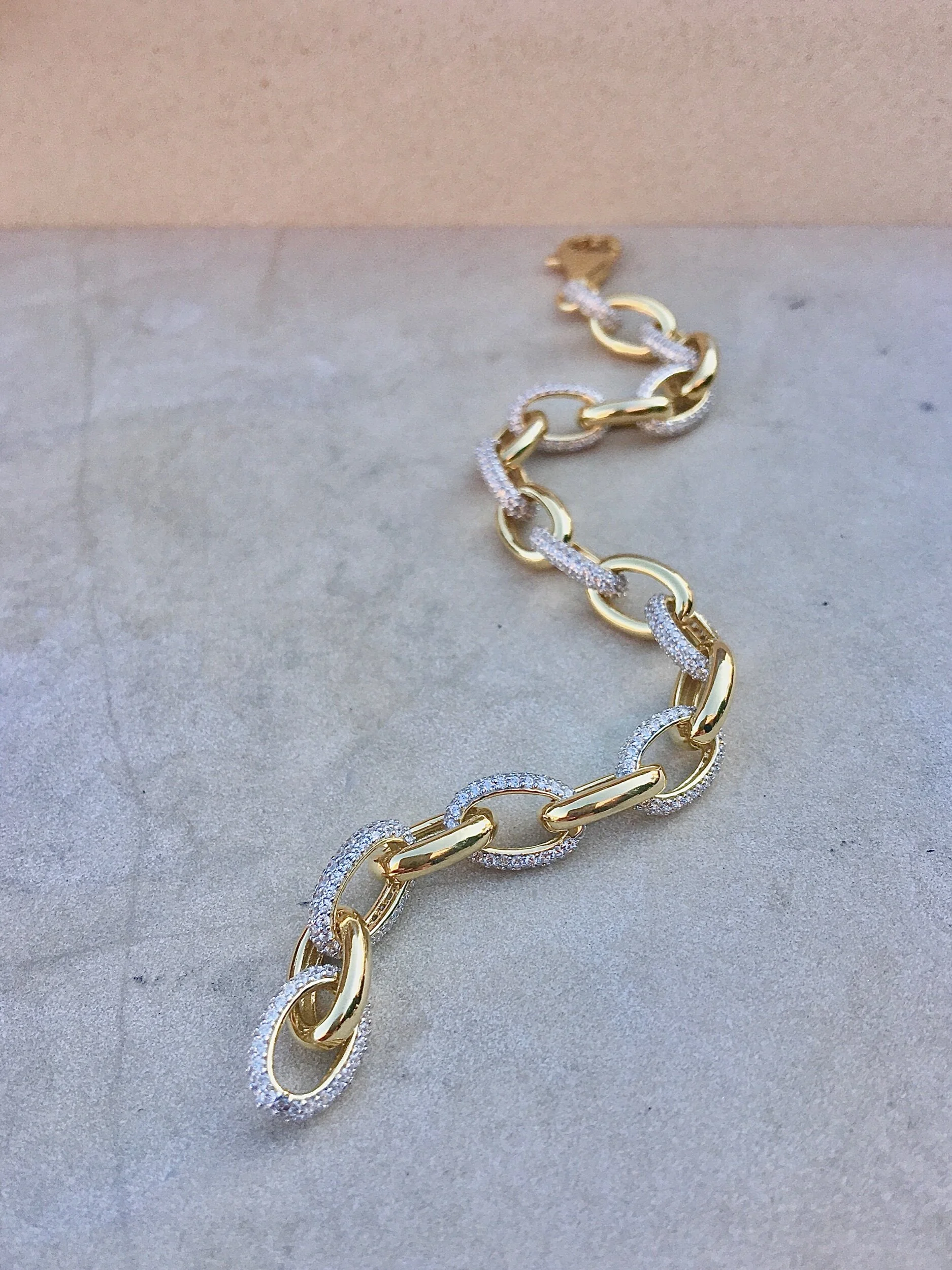 A14A0E41-5BF1-4825-BB29-22183EE4C15E