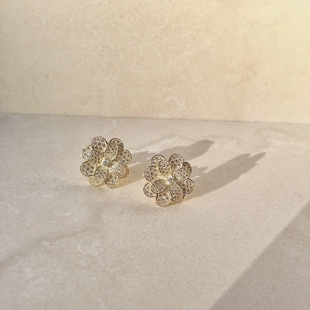 AD12A898-2F84-48C6-B8B6-4AFD228EBCE0