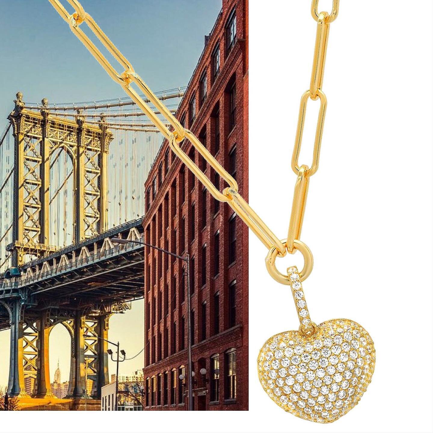 City Essential for Modern Woman

&lsquo;City Love&rsquo; puffed pav&eacute;d heart modern link necklace 
.
.
. 
#TogetherWithKassali #SpreadYourLove
#ArtSculptureGlam #rhodium #rosegold
#diamondpendant #pav&eacute; #gemaporter #aaronkassalidesigns #j
