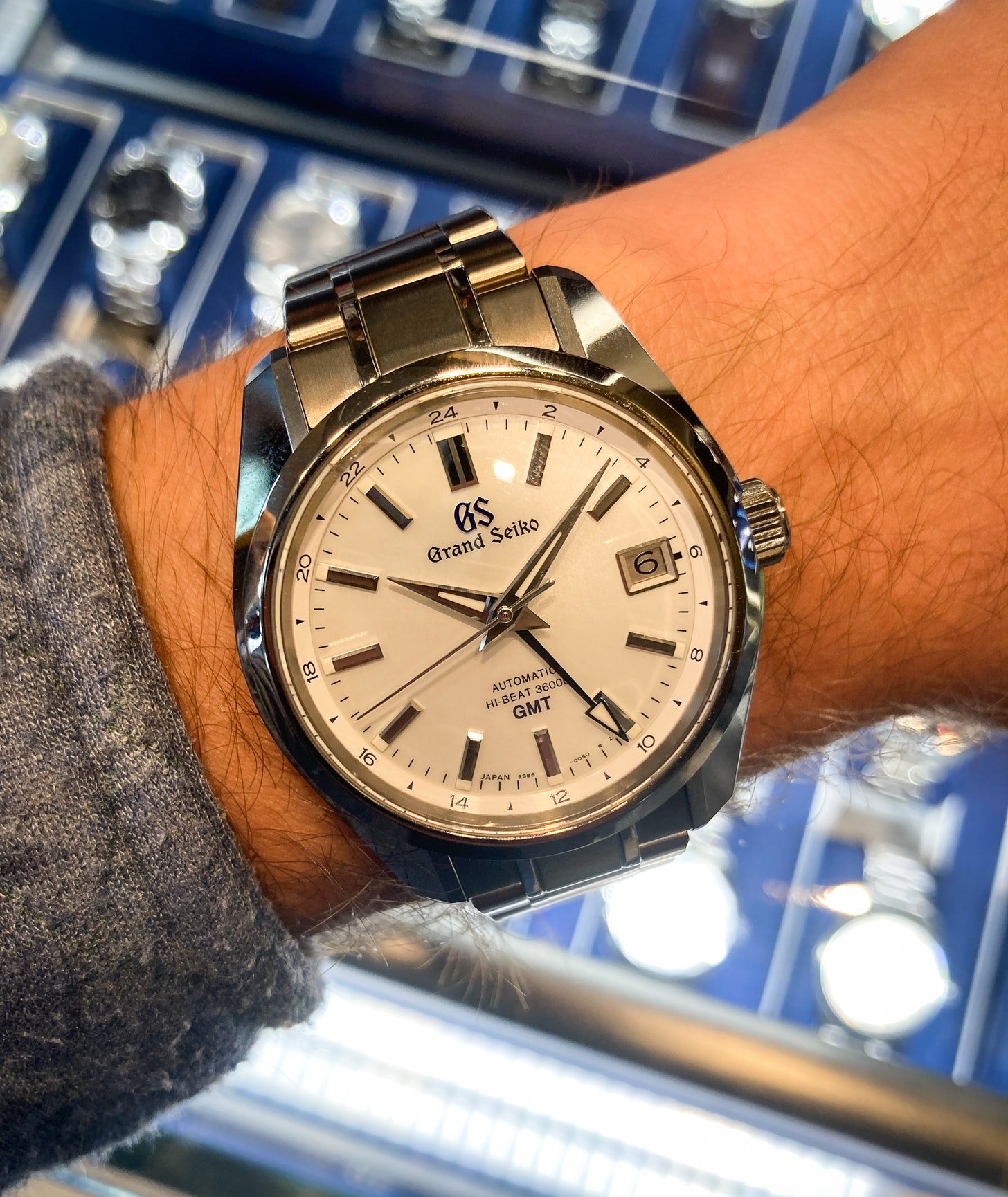 Week in Watches: Grand Seiko GMTs, the state of the Nautilus, and Swatch  Jellyfish — Rescapement.