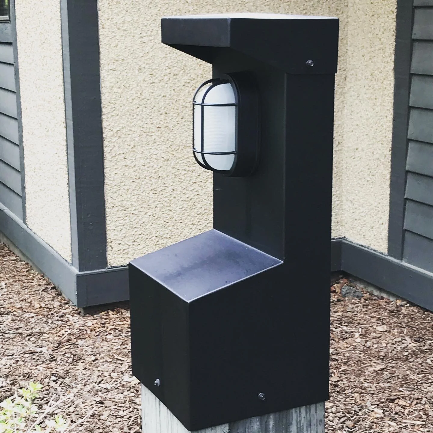 lampostafter1.jpg