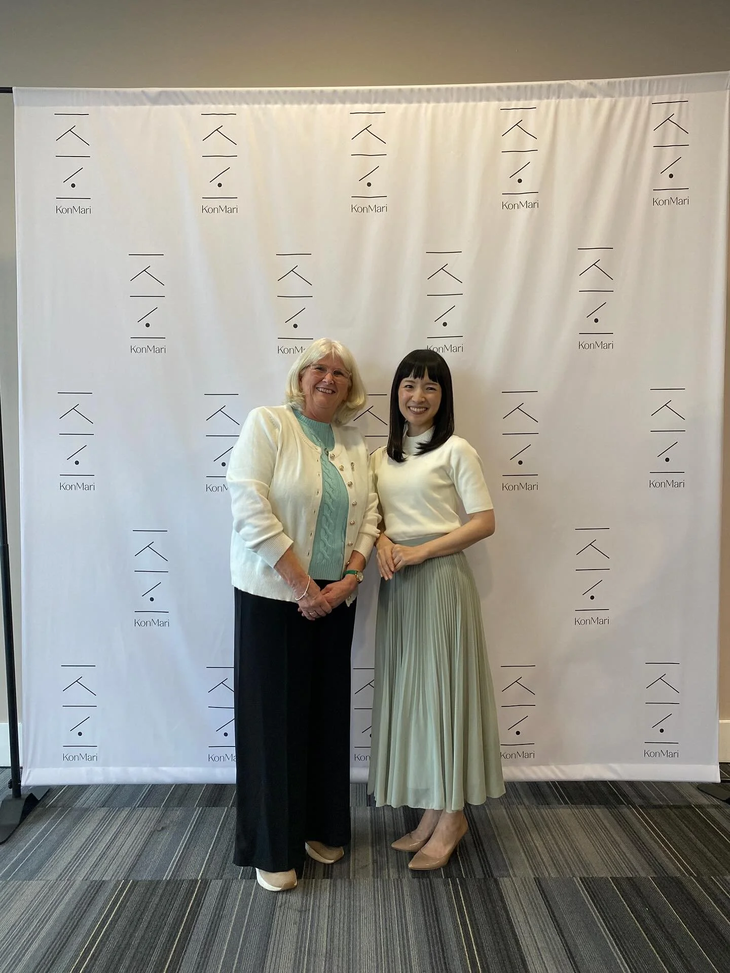 Had the most wonderful time 
@homelifeandyou in London. Loved being with all the KonMari consultants and APDO Organisers for an amazing event. The energy in the room was beautiful. @homelifeandyou @konmari.co @apdo_uk @enroutetojoy @freshstartdeclutt