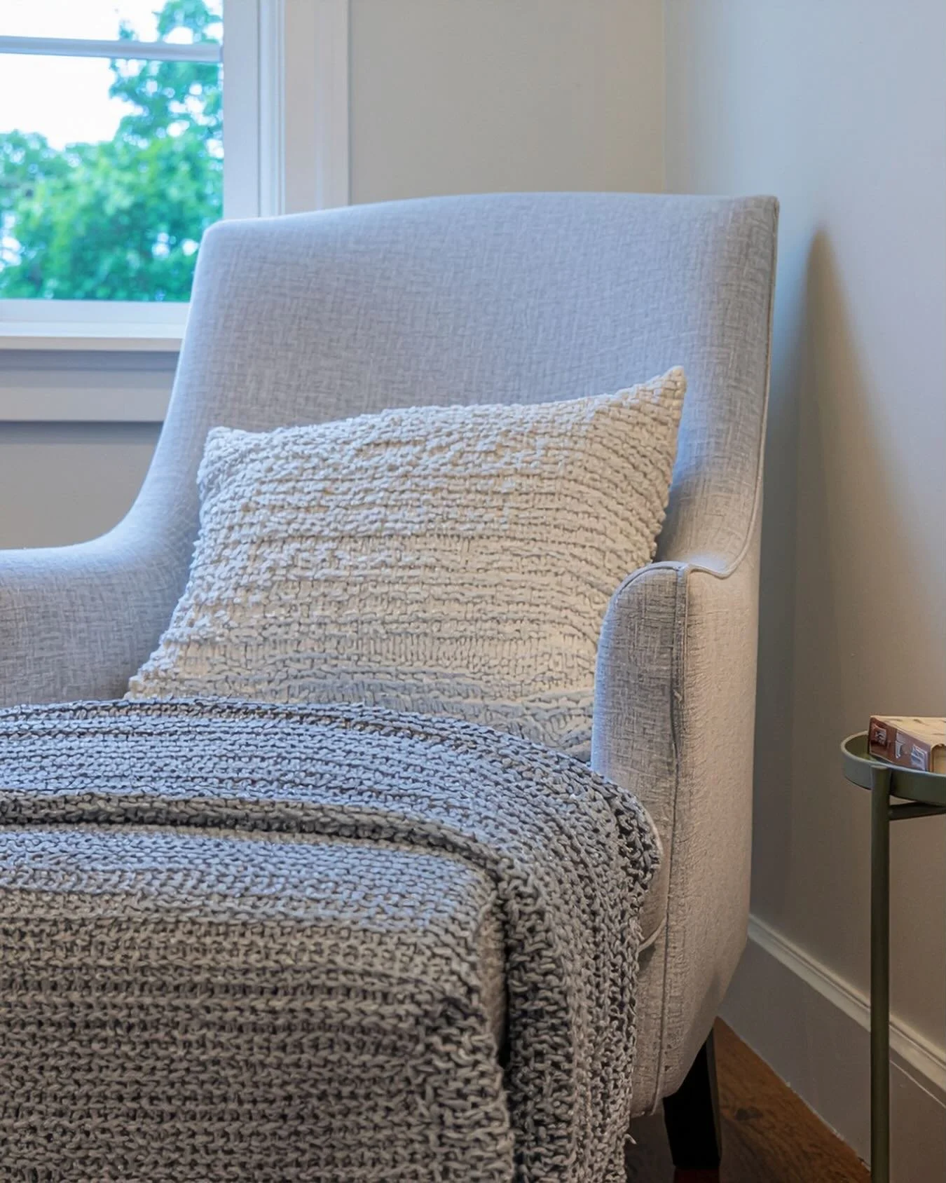 Does your home ever feel heavier than it should?

Not dirty.
Not chaotic.
Just&hellip; heavy.

Like there are too many decisions waiting.
Too many half-finished areas.
Too many things you mean to sort but never quite get to.

Most women I meet don&rs