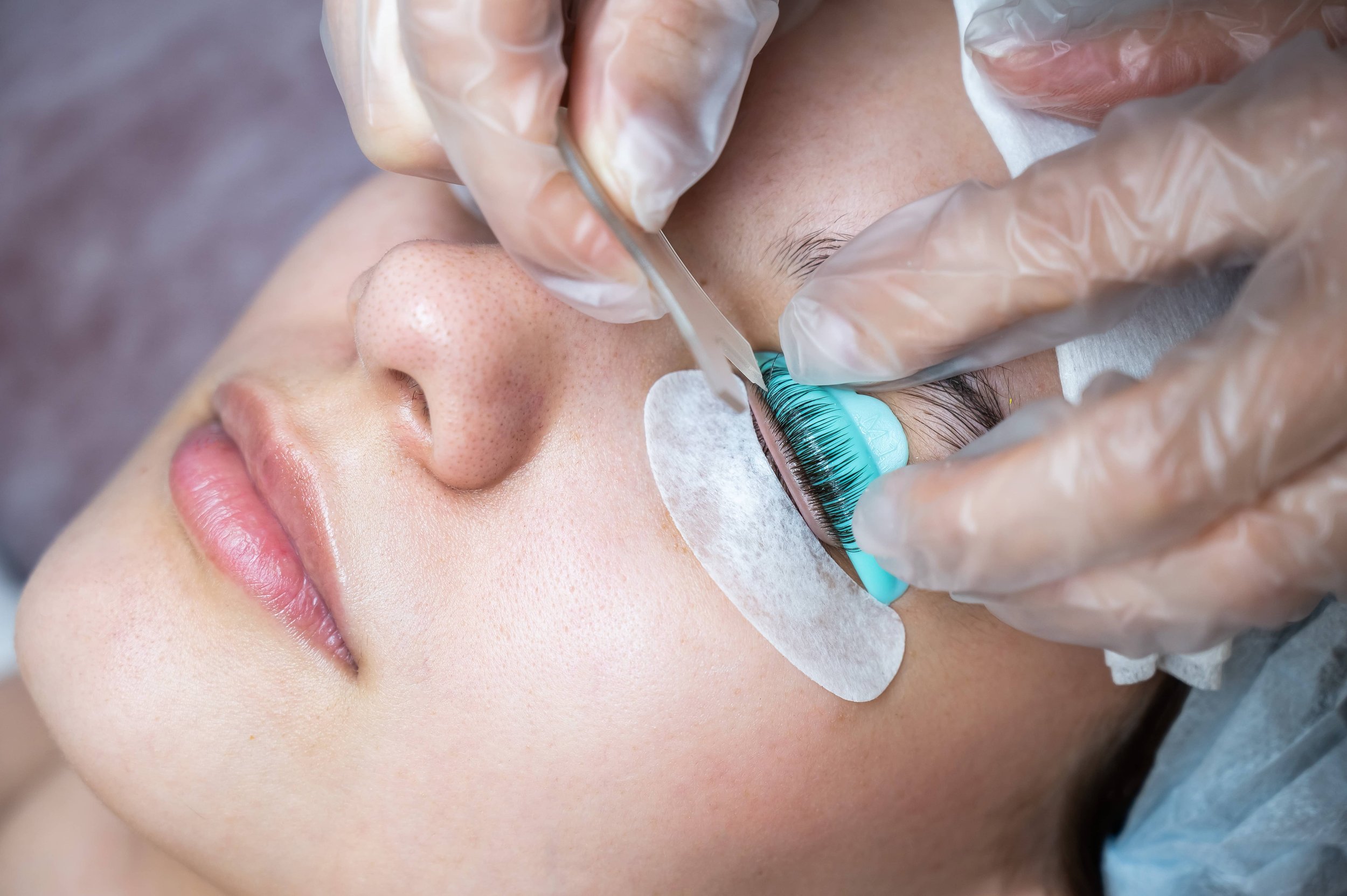 We are offring a vaiety of treatment to enhance your eyes. Such as lash lift, brow design, brow sugaring and lash and brow tint