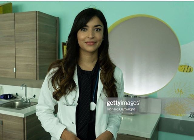 No...to those of you who have asked. The character of &ldquo;Dr. Dewan&rdquo; on the ABC show, &ldquo;Single Parents&rdquo; is not me! Nor based off of me....to my knowledge 🤔#womeninmedicine #tvdoctor