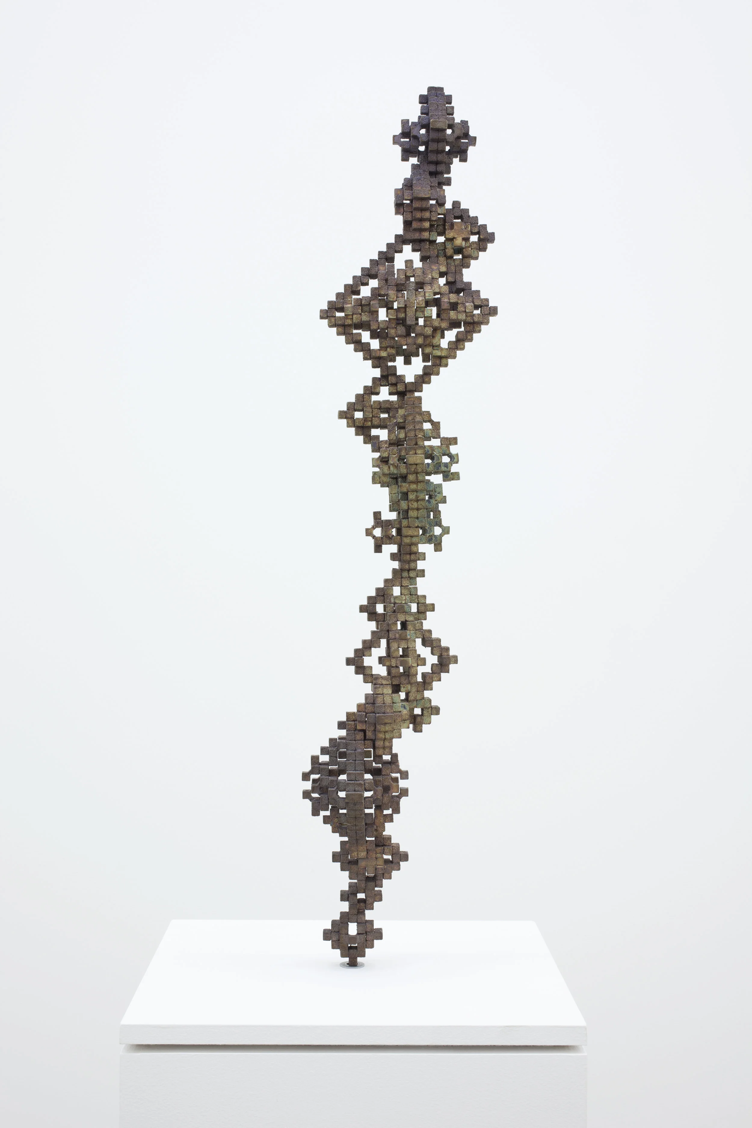 Cristalmath (petite), 2012, vue 1 bronze 67,3 cm x 12,7 cm x 12,7 cm
