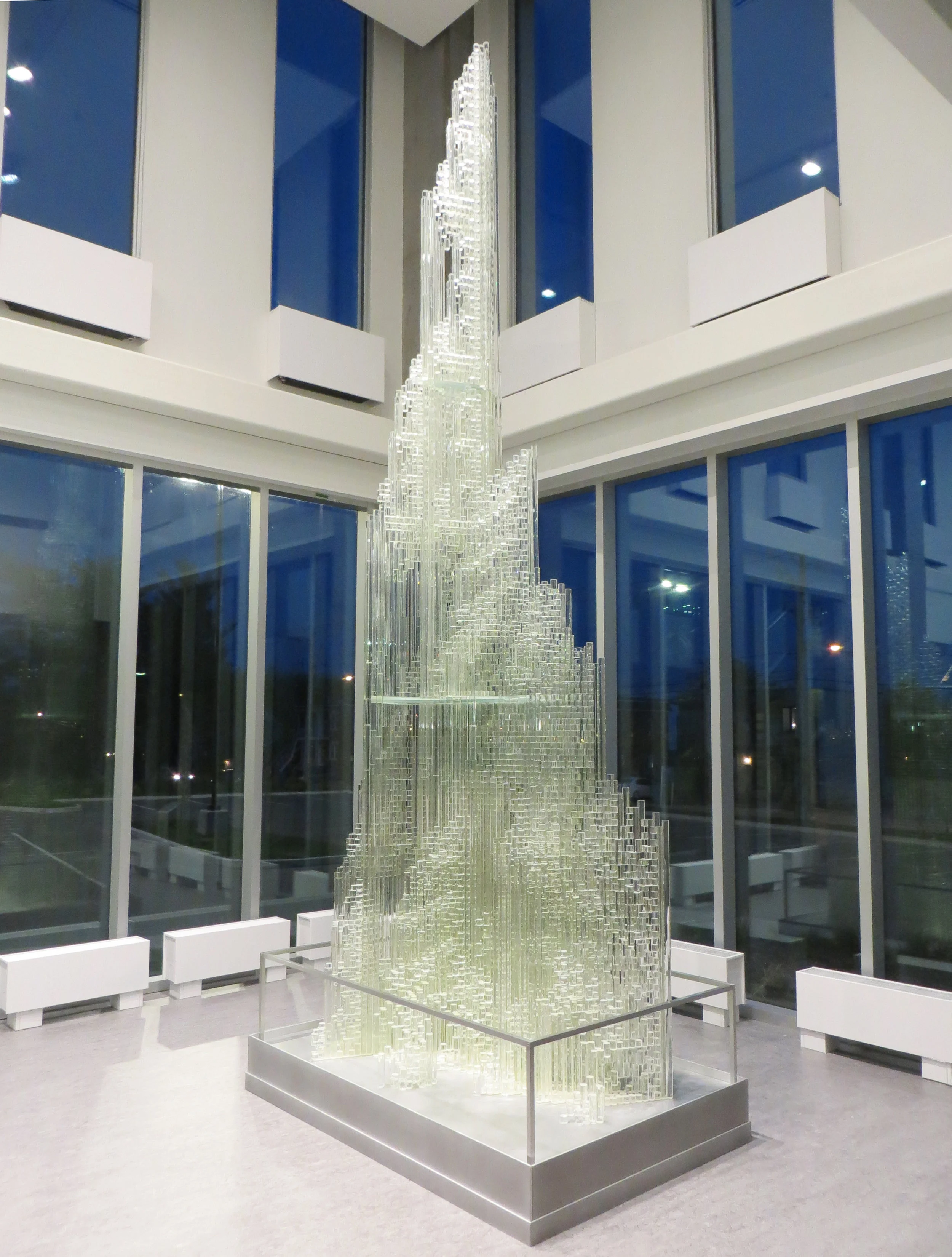  Source, 2018  Verre,  Palais de Justice de St-Jérôme 