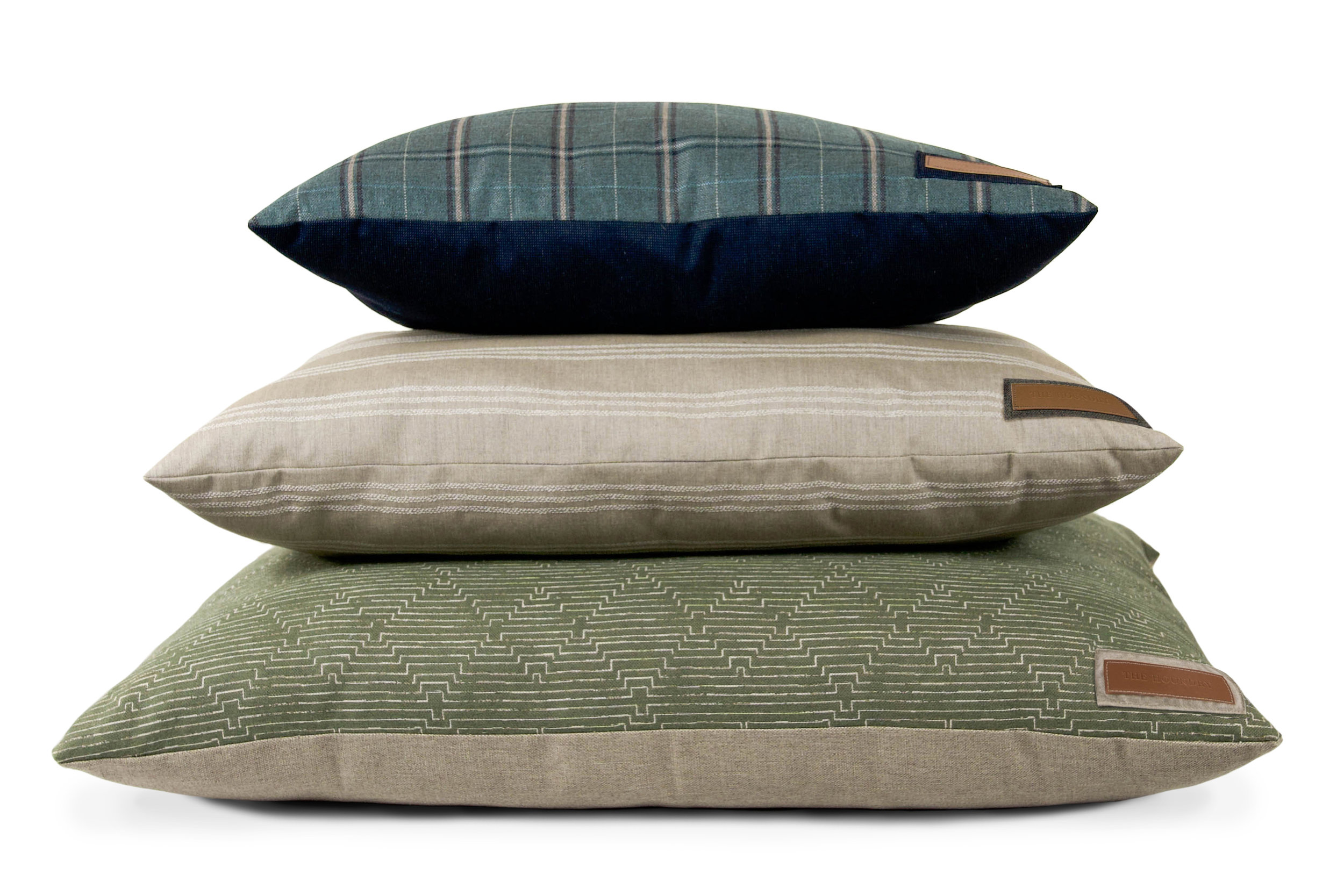 470004-Peacock Pooch-The Houndry Pet Beds-Rect-5.jpg