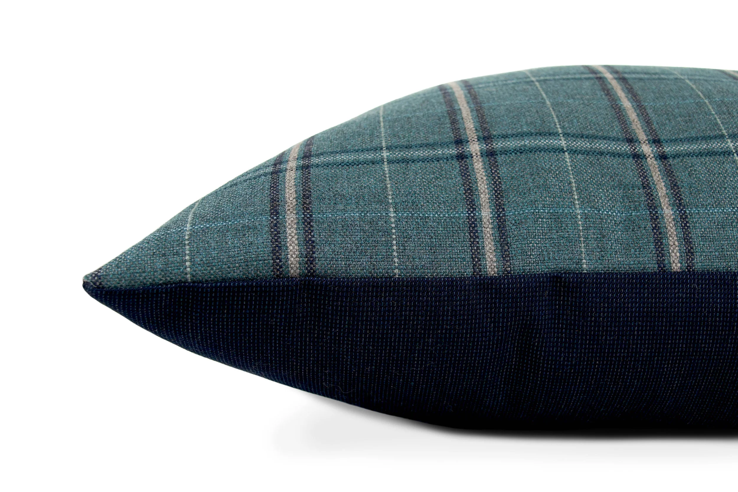 470004-Peacock Pooch-The Houndry Pet Beds-Rect-2.jpg