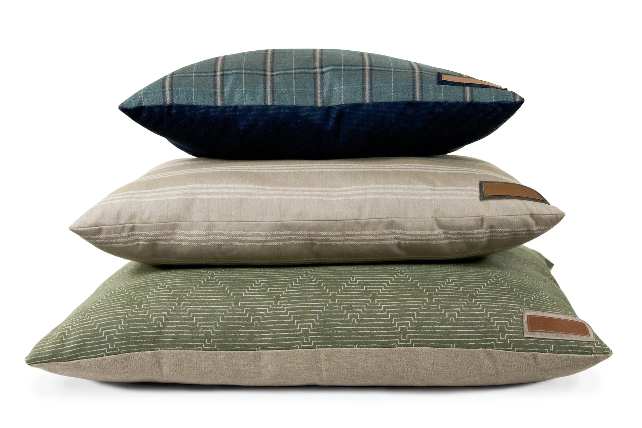 470015-Leashed Linen-The Houndry Pet Beds-Rect-6.jpg