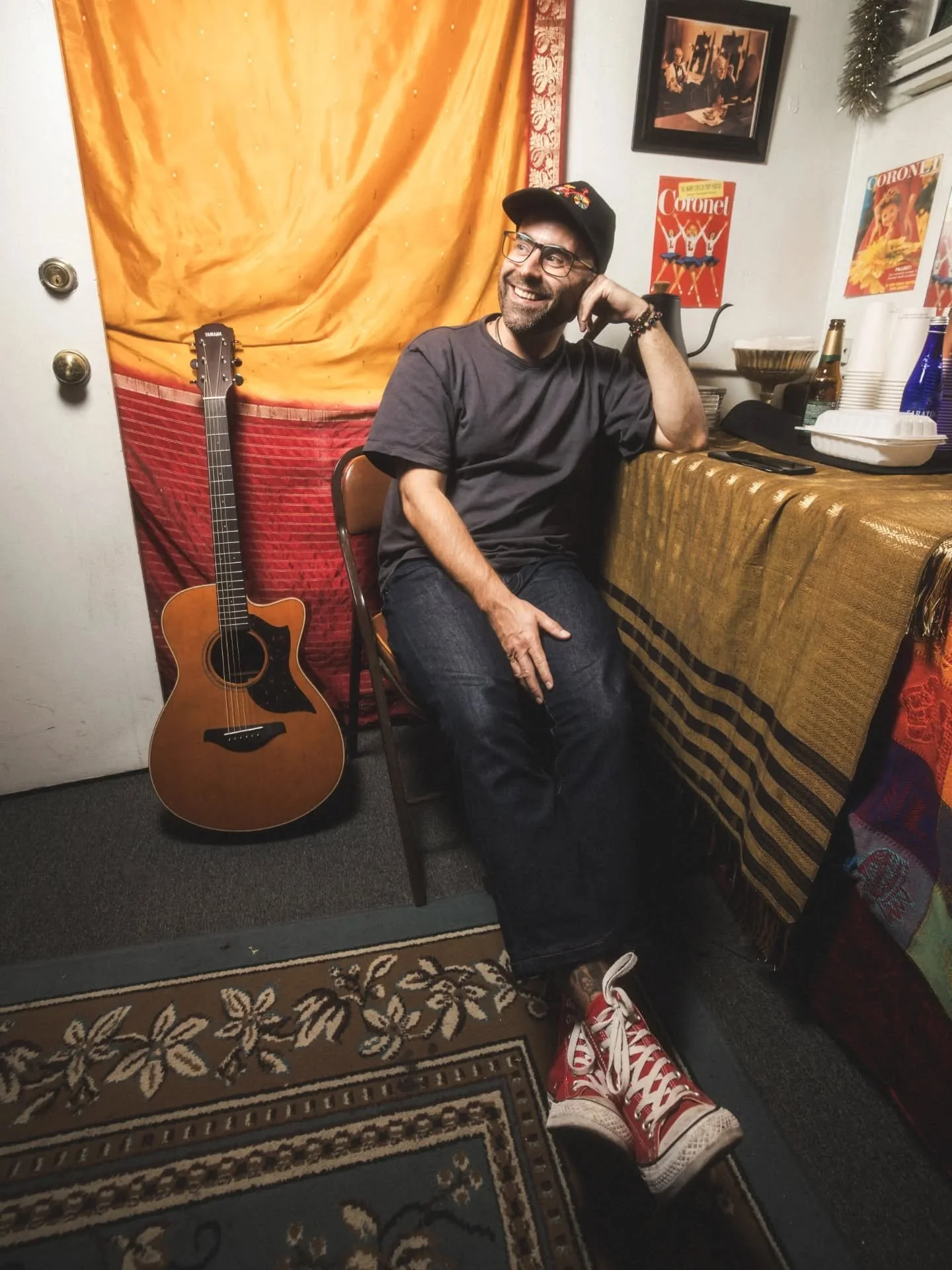 Green room candids from @justoffthesix at the historic @largolosangeles