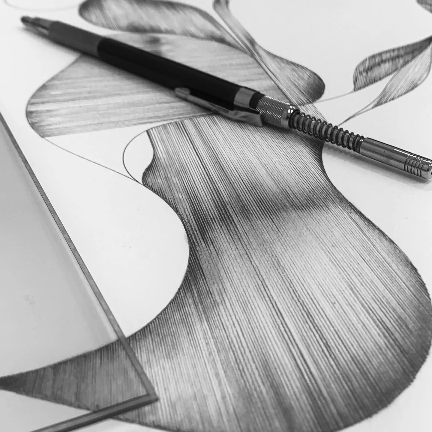 ✍🏽 This lead holder broke today. 

I was reminded that I bought this particular one 20yrs ago this summer. We began our journey together learning architectural drafting. A good, adventurous run!✍🏽

#drafting
#graphite
#ninelives