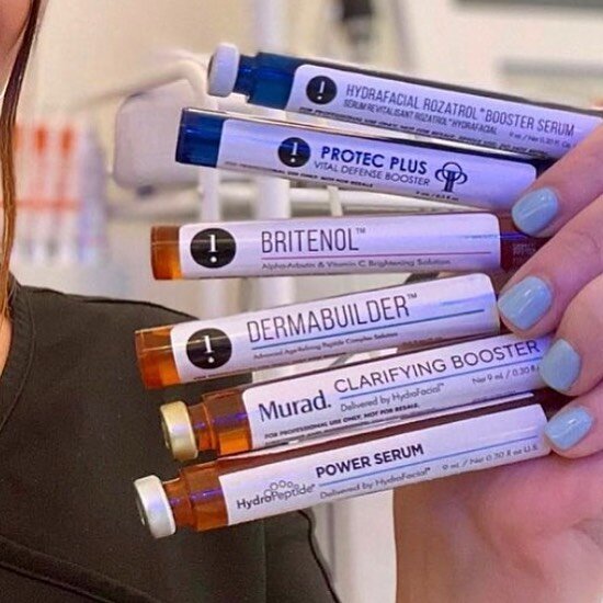 GIMME A BOOST ✨
 #hydrafacial partners with the best brands in skincare to create concentrated boosters with active ingredients to take your skin to the next level. 

We have a wide variety of peels to add into this treatment ranging from 7.5%-30%. A