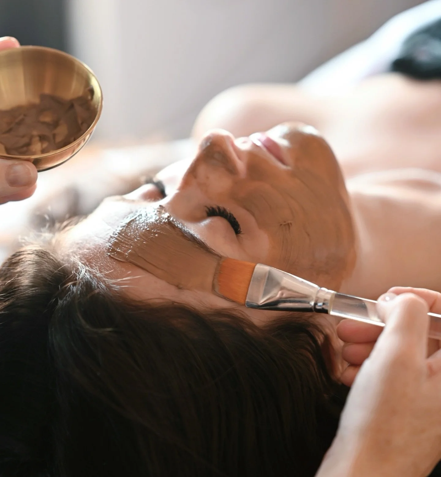 Winter is one of the best times to invest in your skin. Cold air, heaters, and dry winds strip moisture and weaken your barrier, leading to dullness, flaking, and irritation. Regular facials boost hydration, repair the barrier, remove buildup, and ke