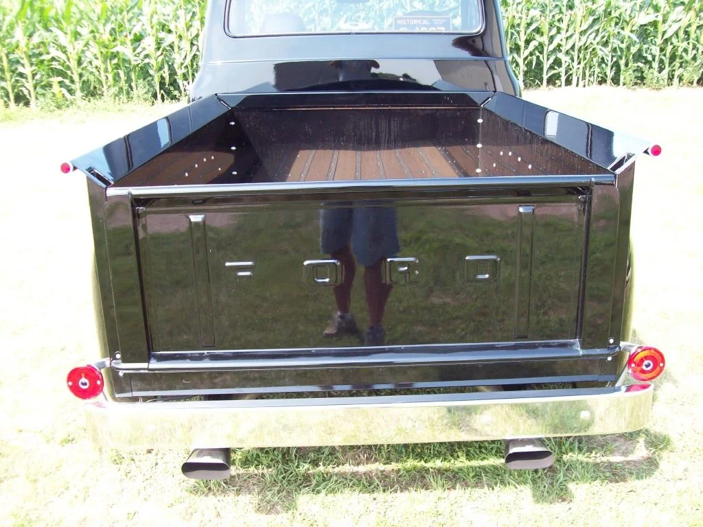 1954 ford rear.jpg