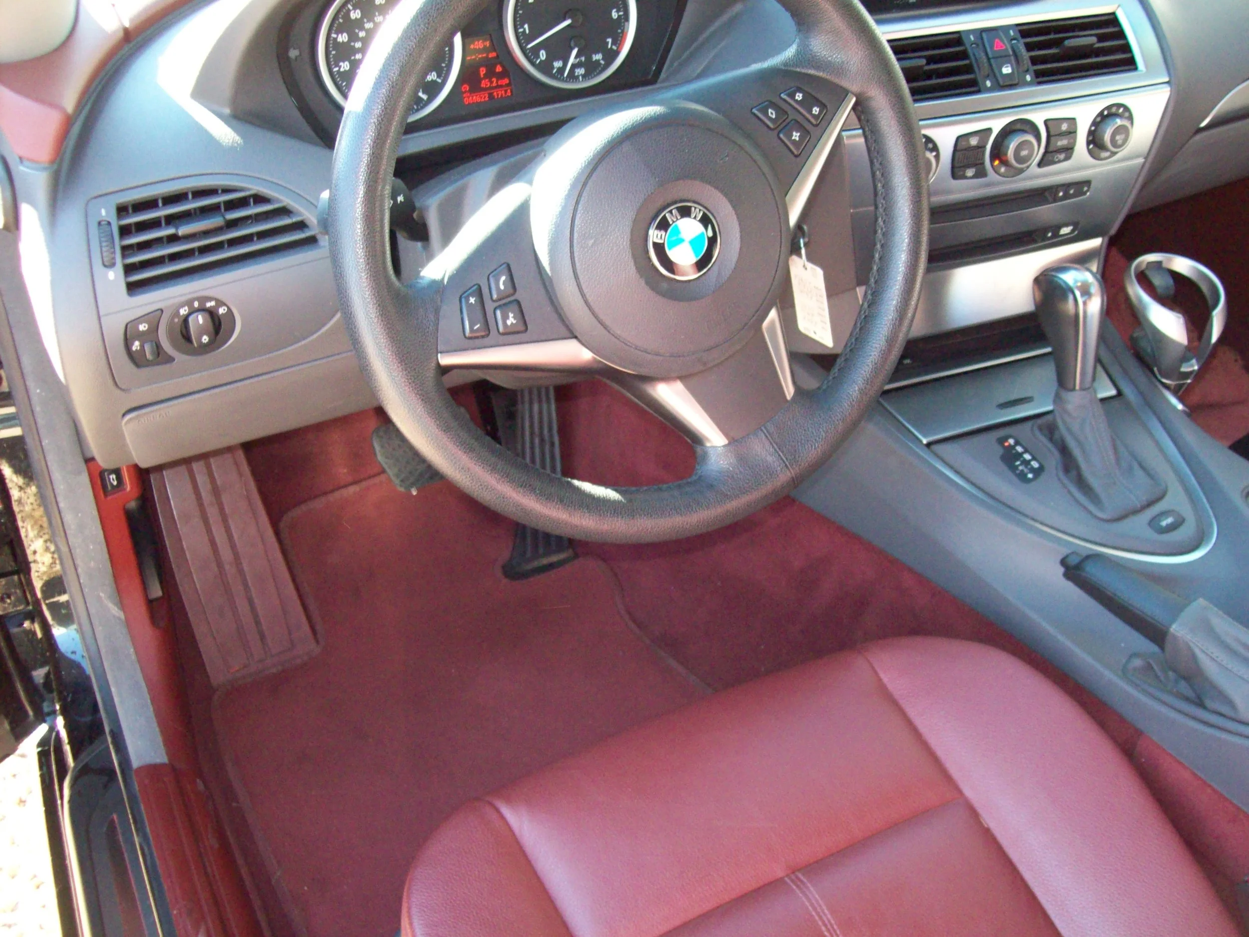 2004 bmw int.JPG