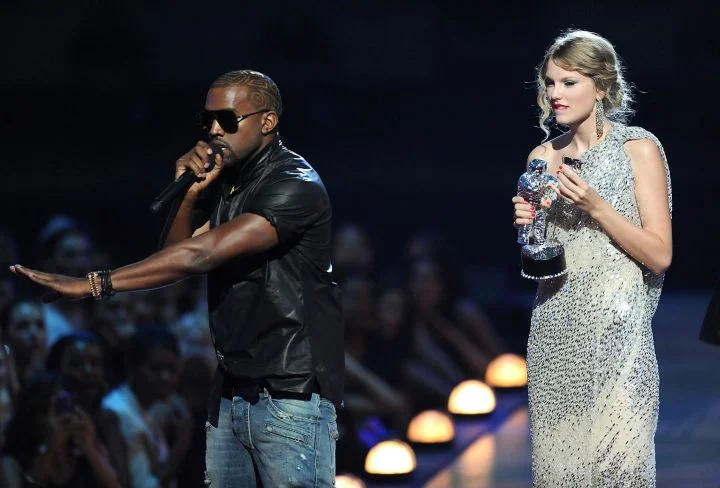 kanye-taylor-vma.jpg
