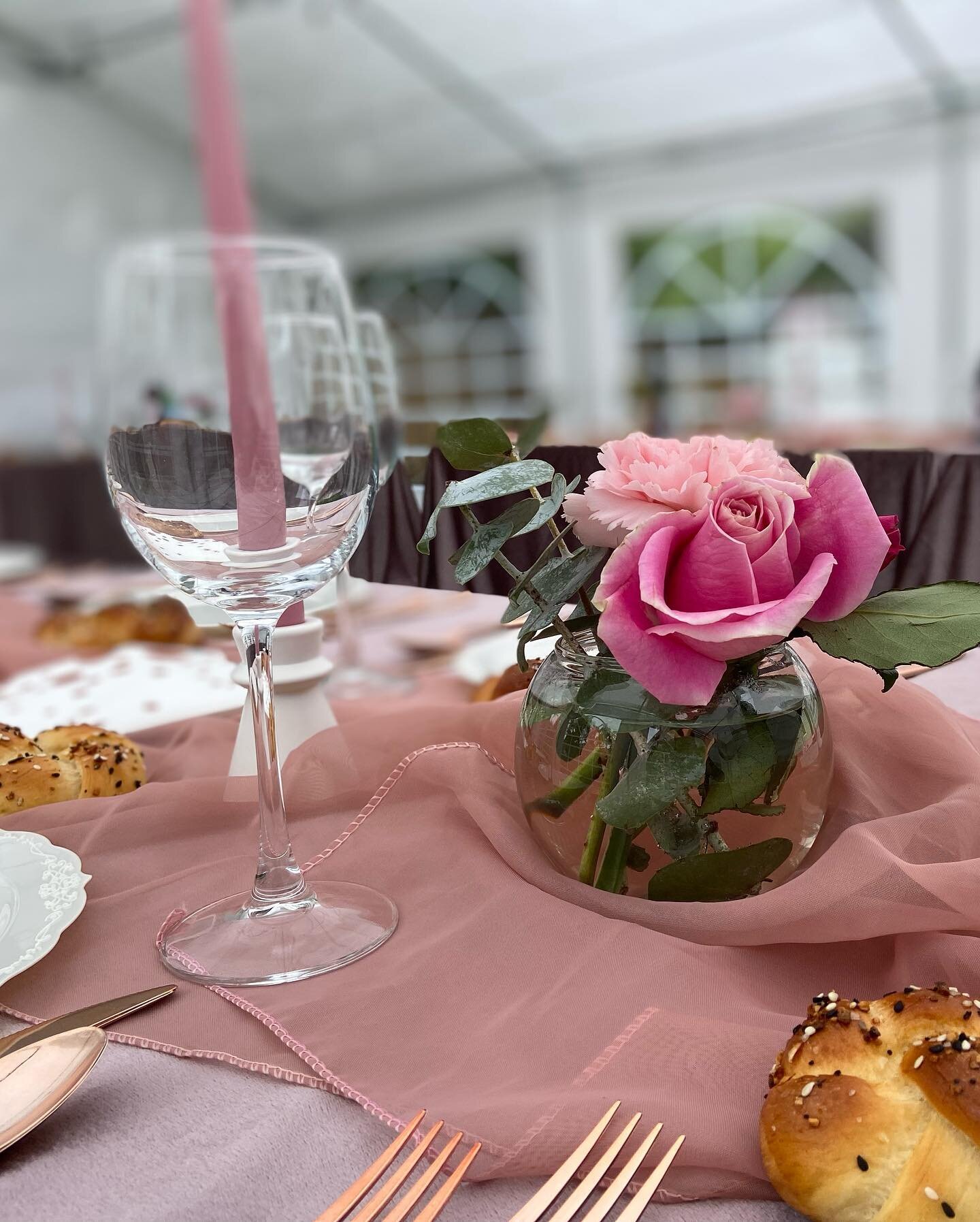 Friday Night Alight - Community Shabbat Dinner under the stars ✨ 
What&rsquo;s your favorite Shabbat dish?