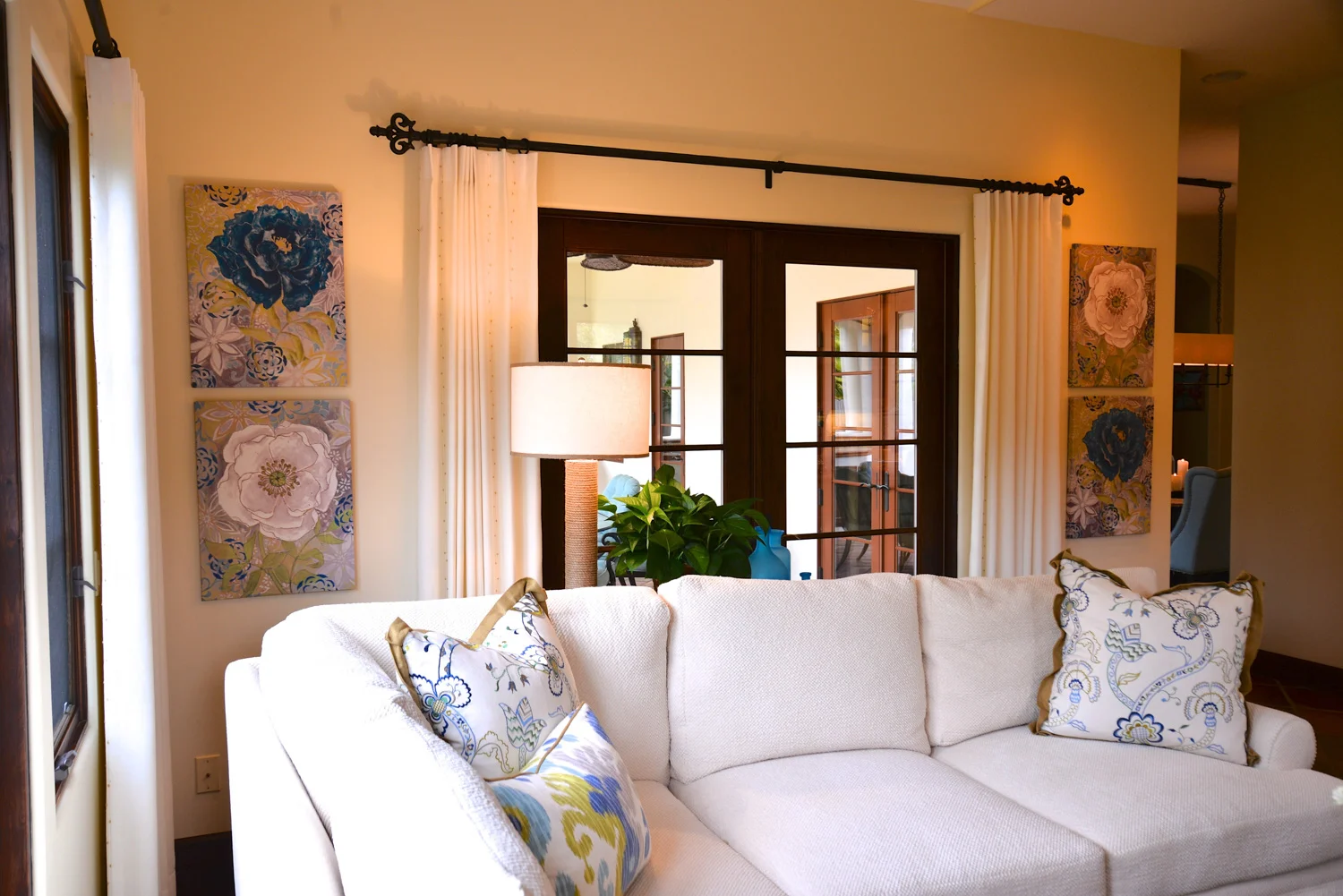 FamilyRoom2.jpg