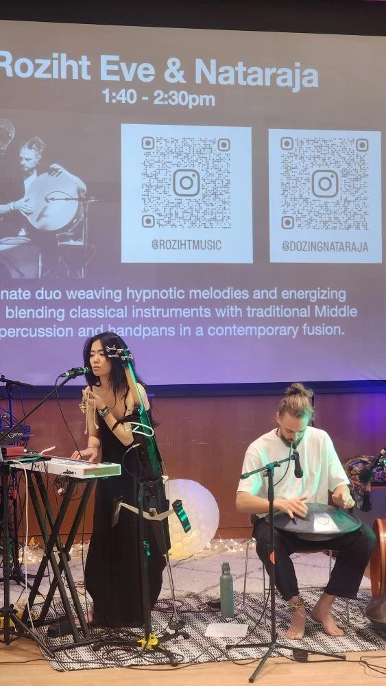 Passionate duo weaving hypnotic melodies and energezing rhythms