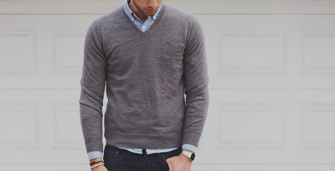 vneck-sweater-street-style-.jpg