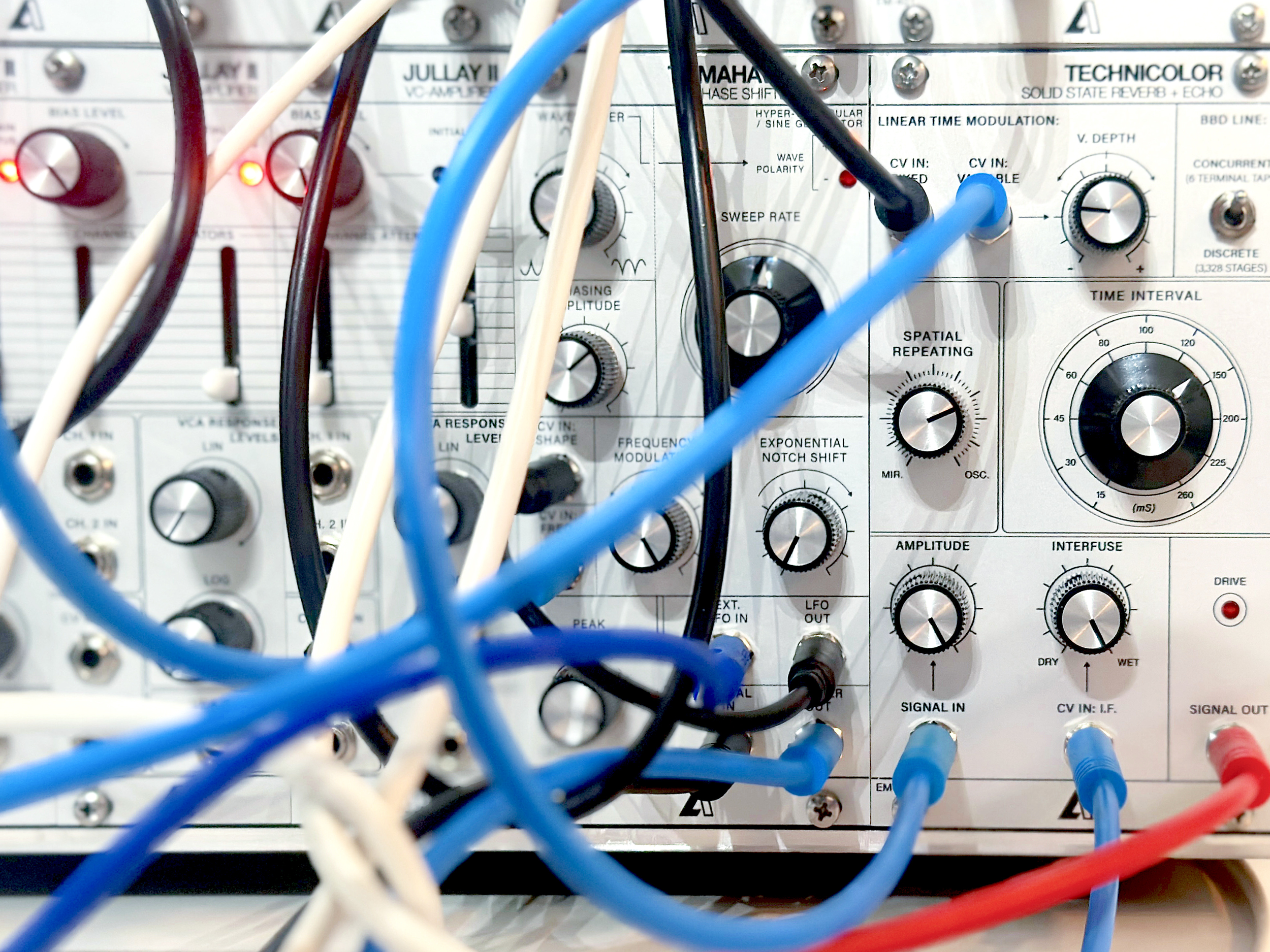 LA Circuits, Inc. - Boutique Analog Electronic Instruments