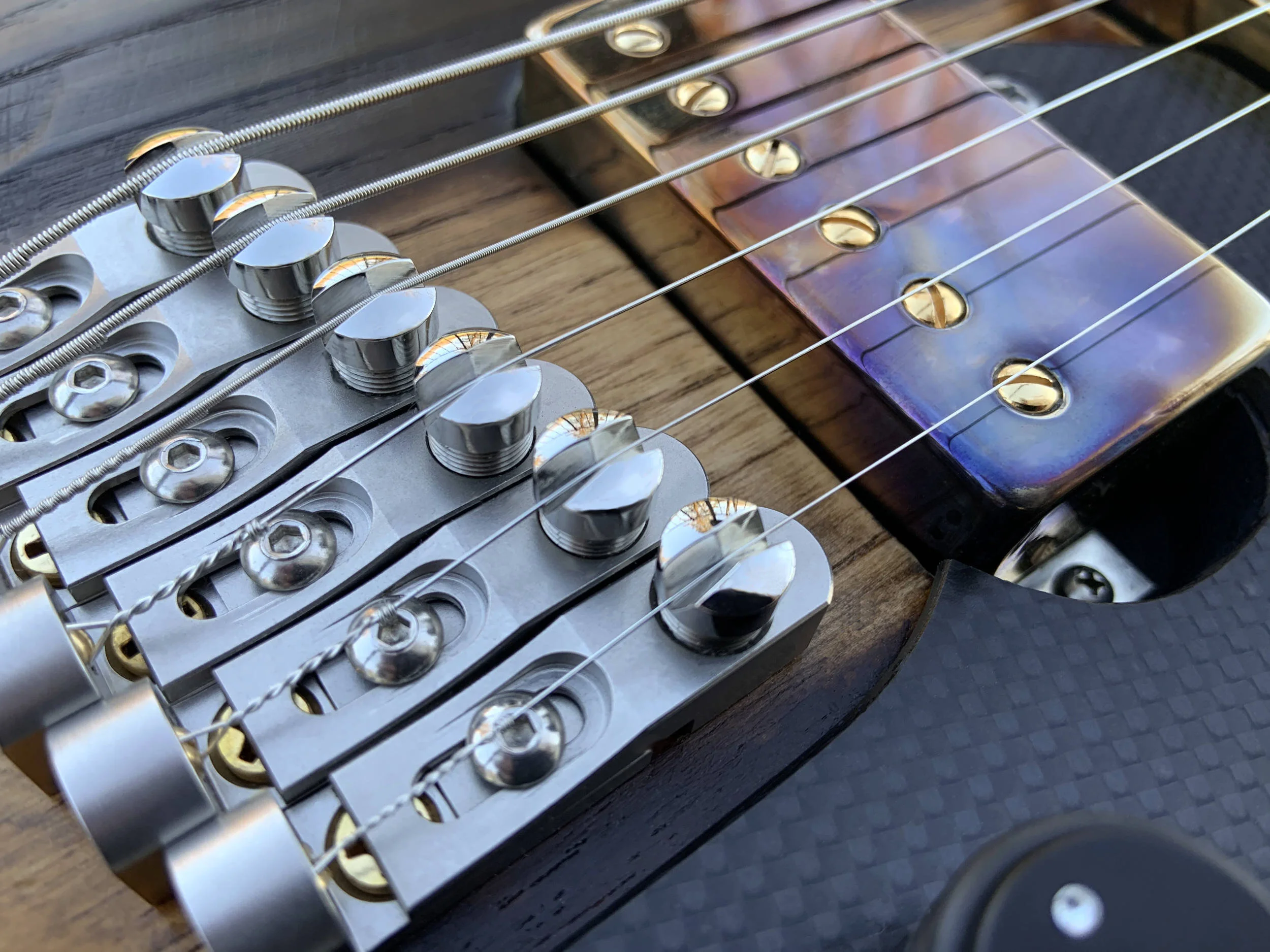 Intonation Cantilever Guitar Bridge.jpg