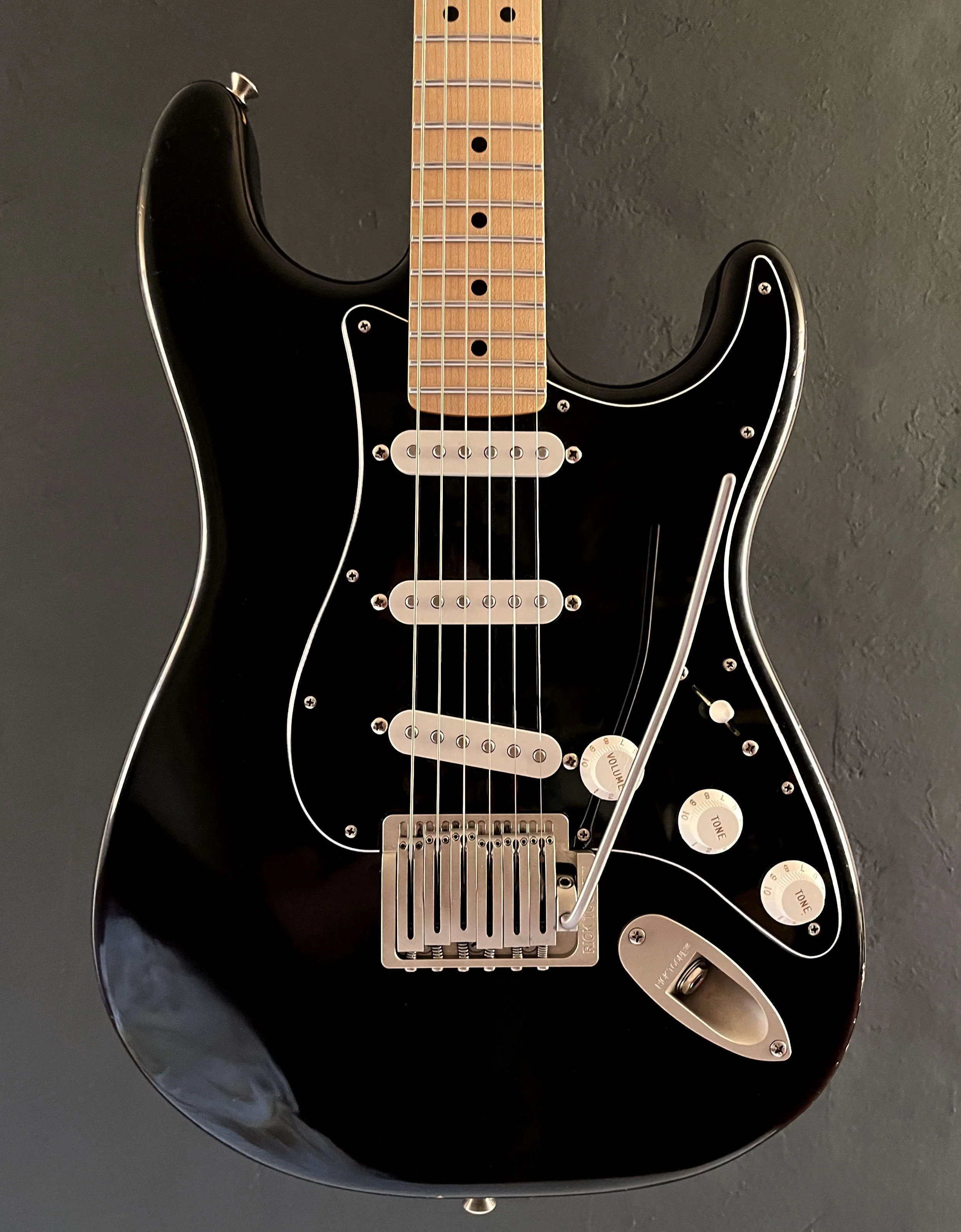 GILMOUR BLACK STRAT BODY.jpg