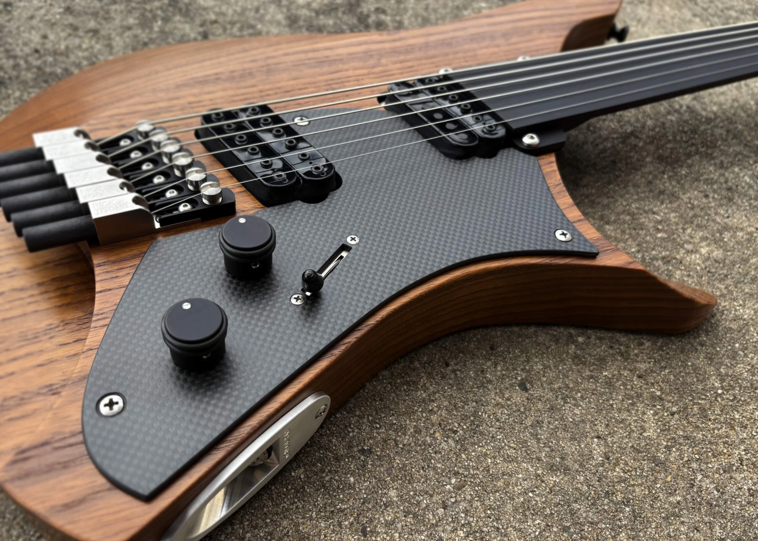 Multiscale Fretless Guitar.jpg