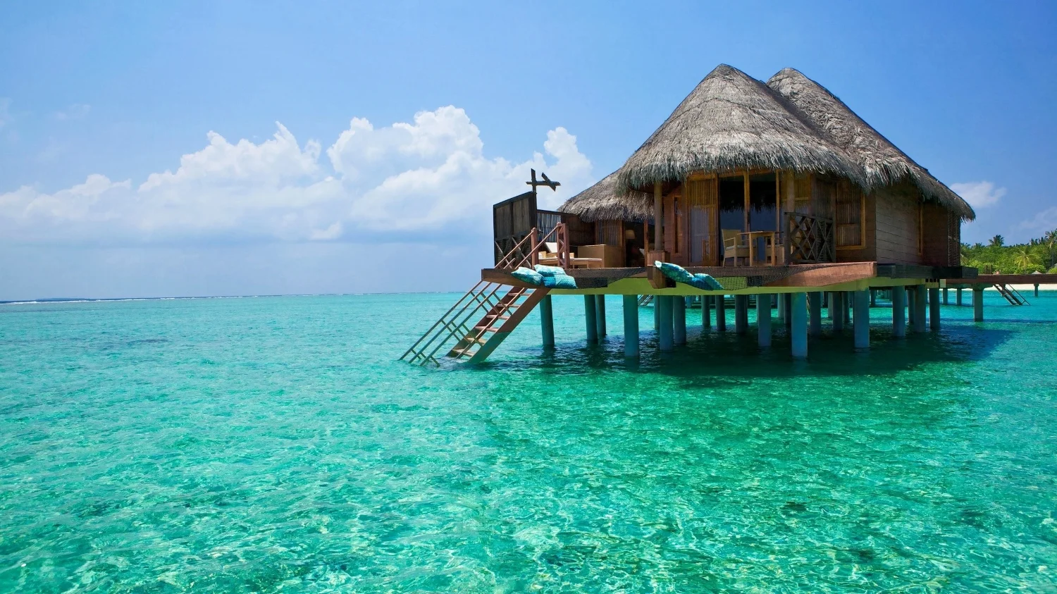 bali_island_ocean_bungalows_96267_2560x1440.jpg