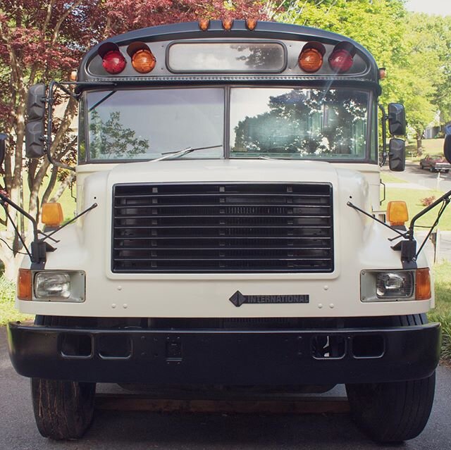 We finished the paint on the bus!! Primer, almond color, an amazing outdoorsy mural thanks our friends @robbylatos and @medztattoos, and a clear coat, and it's finally done!
🌲⛰🎨🌲⛰🎨🌲⛰🎨
We originally didn't want to tackle painting the bus ourselv