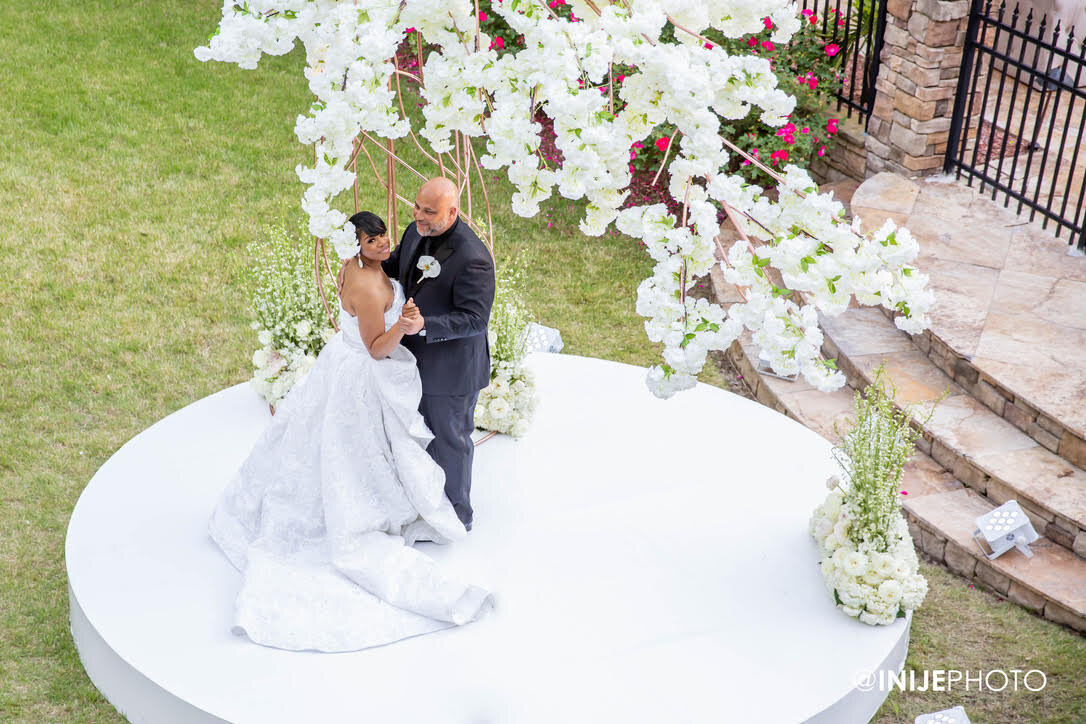 UtopianEvents_WeddingAltar_ReceptionStage_Georgia, Florida.jpg