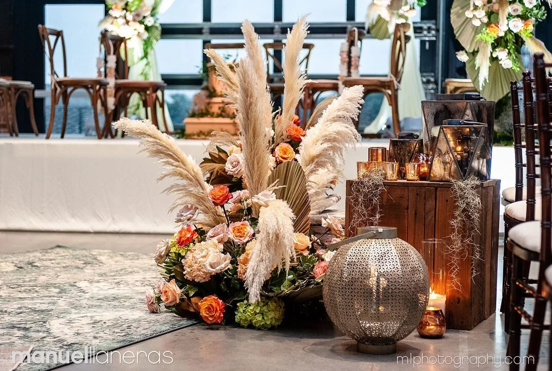 Rustic aisleway boho cheek look.  @utopian_events for another  successful event in Savannah at @mistry218 wedding.  Photo credit @manuelllaneras @angelica_boyd_a @m1sounds