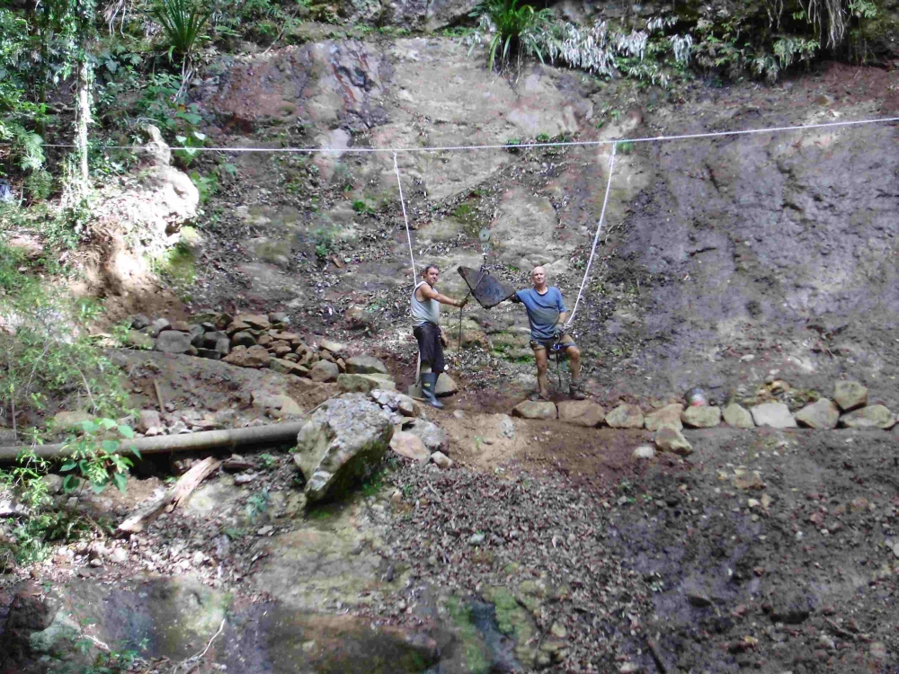 Coomera_Landslip_during_3.JPG