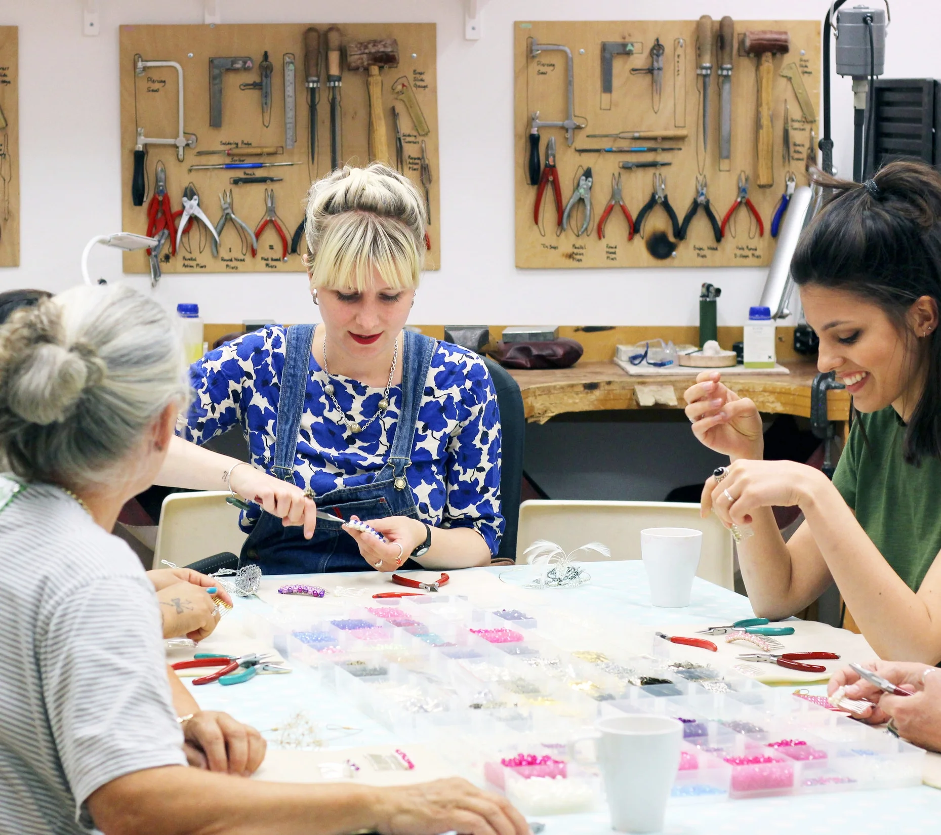 London_Jewellery_School_Diploma_in_Creative_Jewellery_Students_hard_at_work_03.jpg
