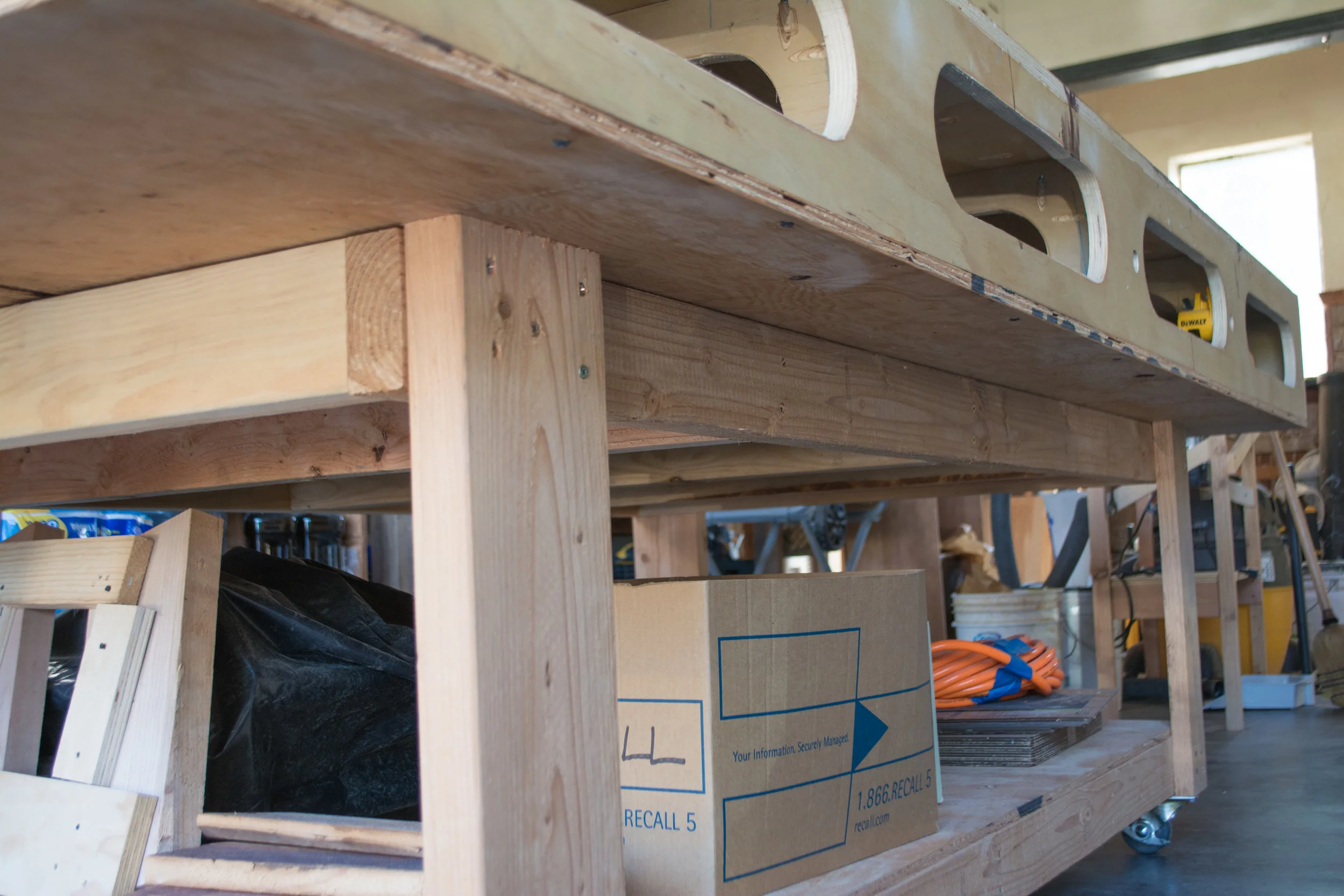 ASSEMBLY TABLE-3.jpg