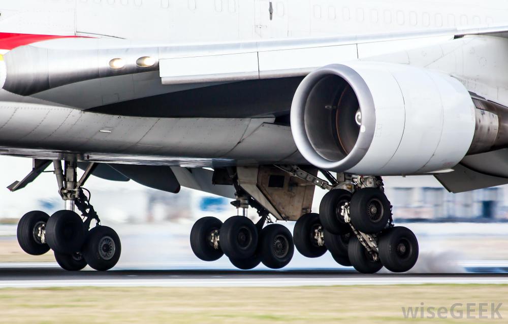 plane-landing-on-runway.jpg