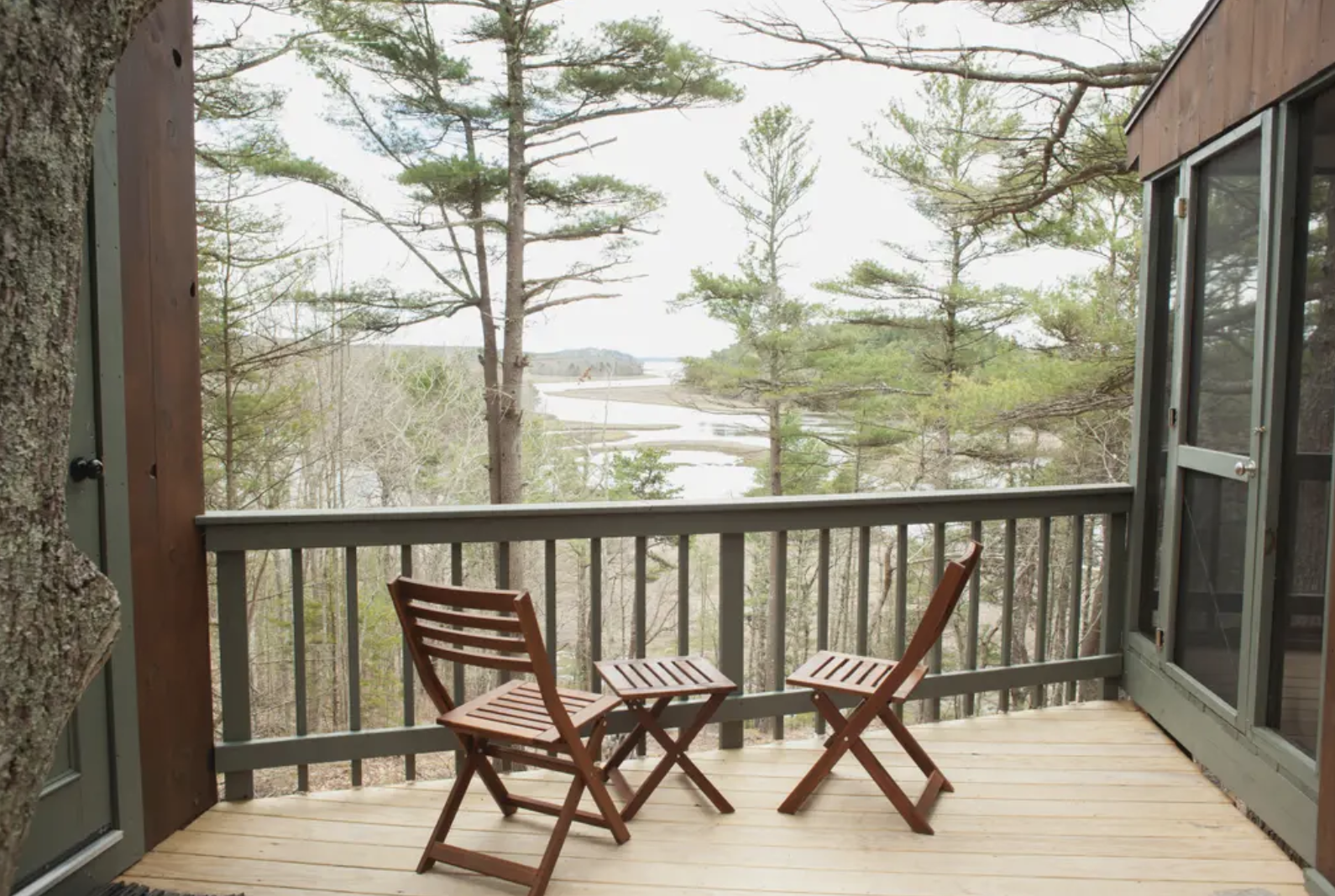 All photos via Airbnb listing.