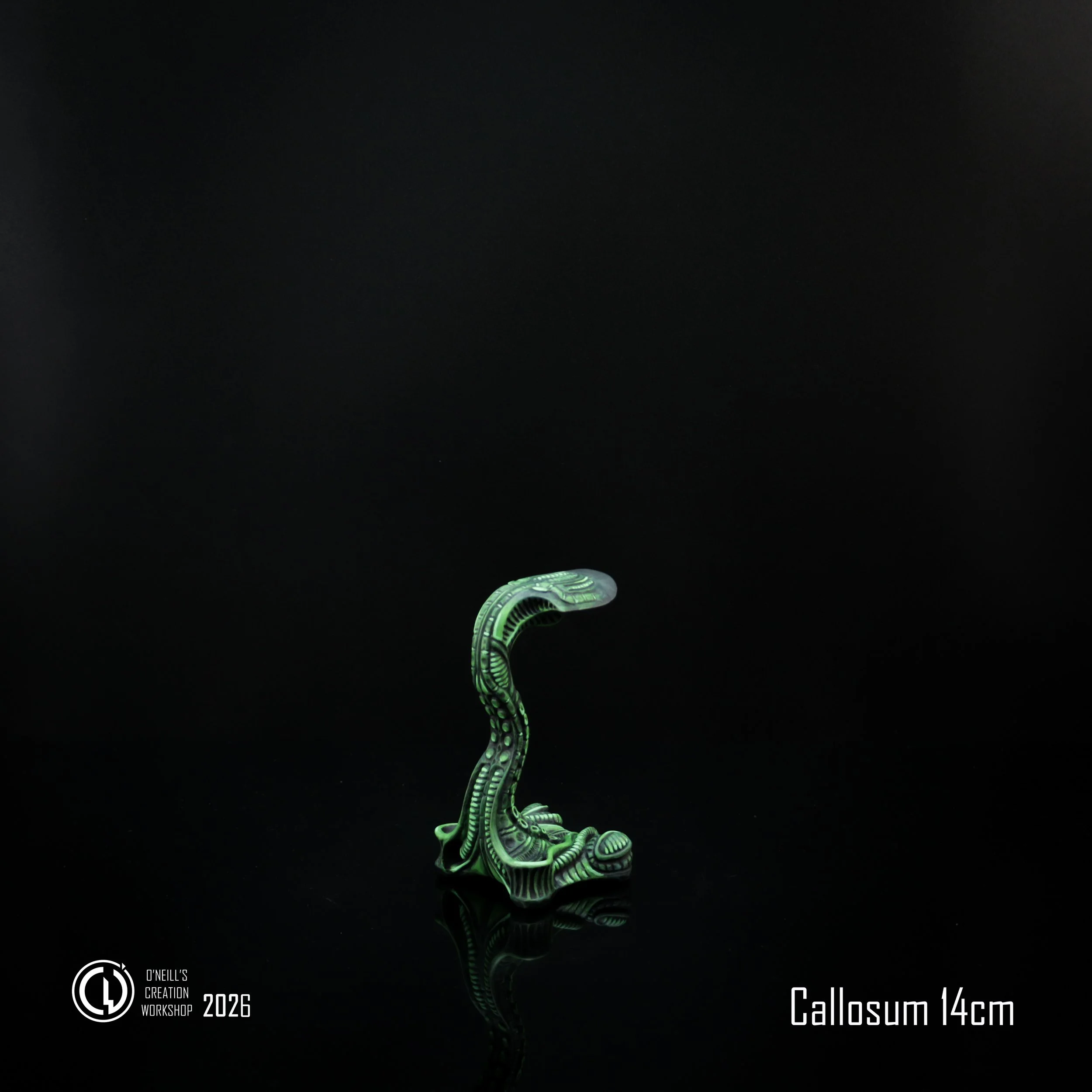 Callosum_Green_Mini_size_Grumpy_Goose_headphone_stand (3).jpg