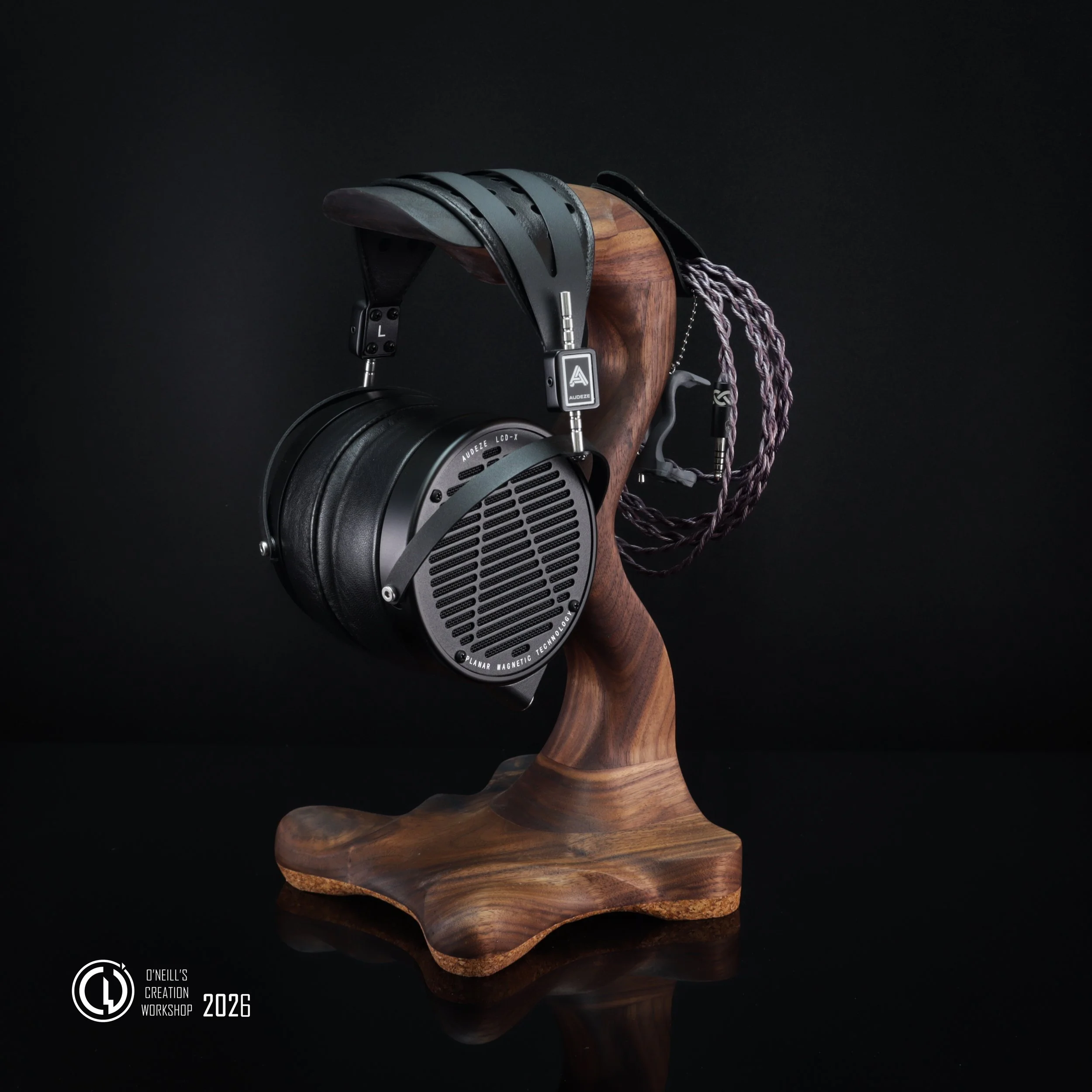 Black-walnut-rounded-1-grumpy-goose-headphone-stand (5).jpg